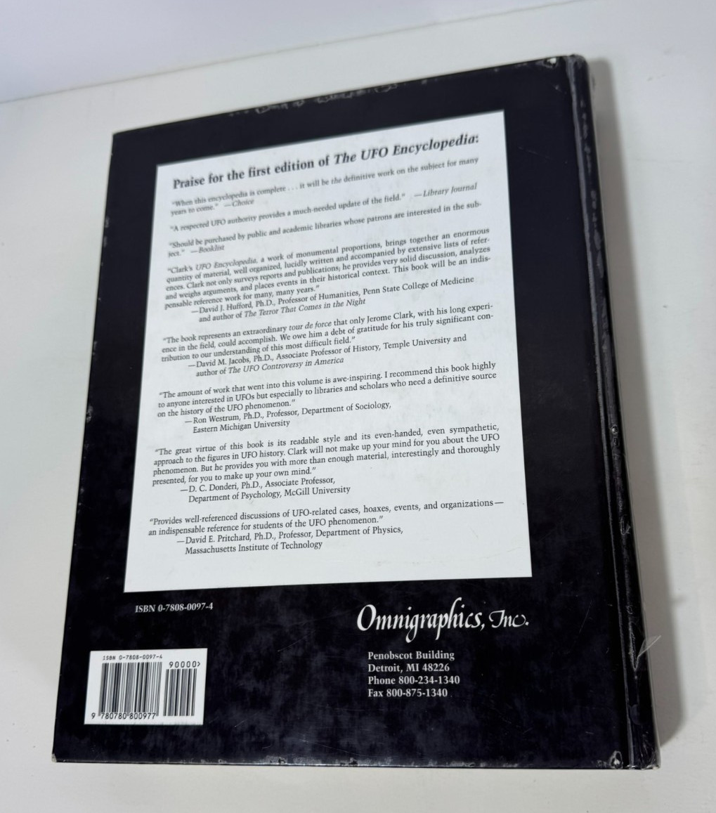 The UFO Encyclopedia The Phenomenon from the Beginning Volume 1 Jerome Clark