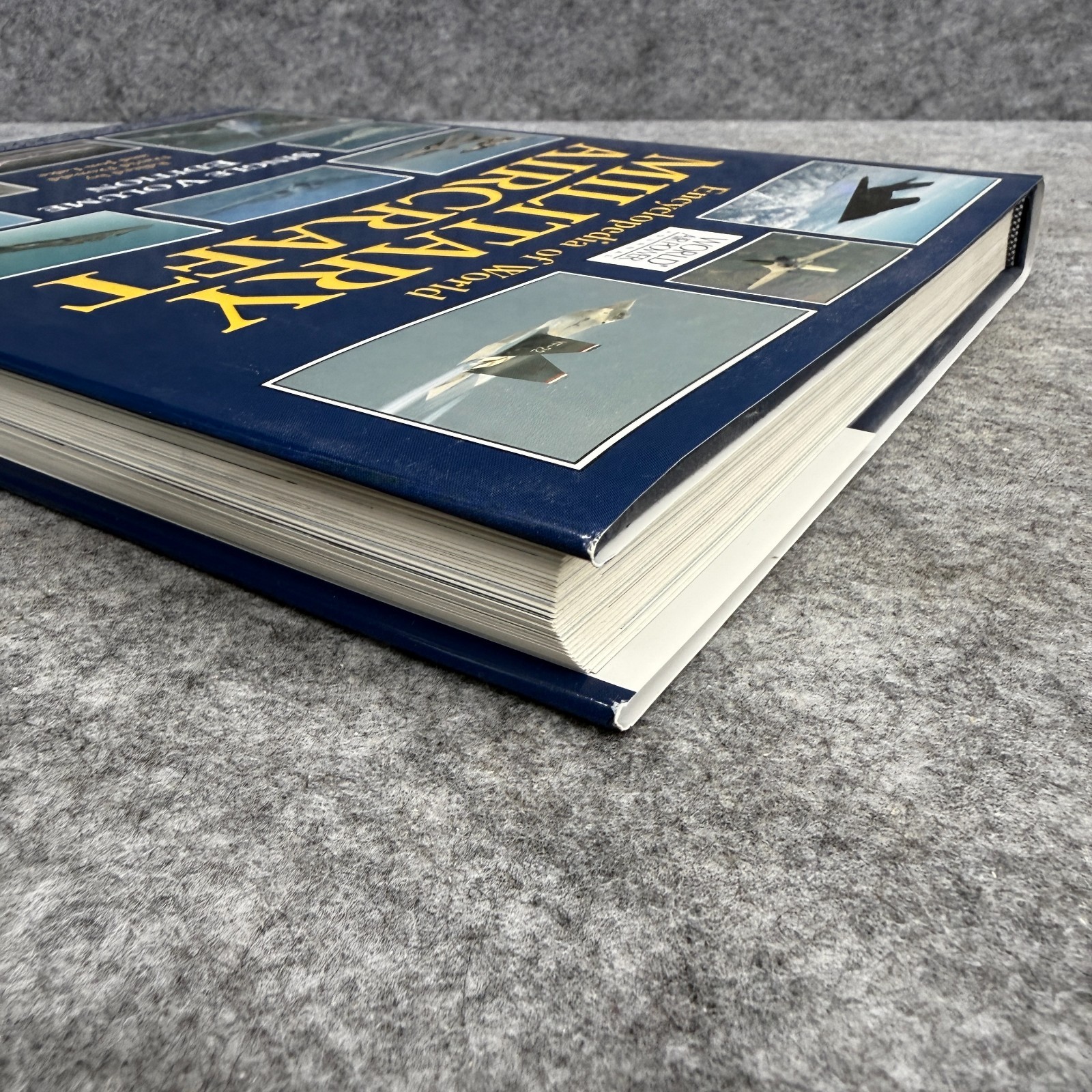 Encyclopedia of World Military Aircraft Single Volume Edition David Donald Jon