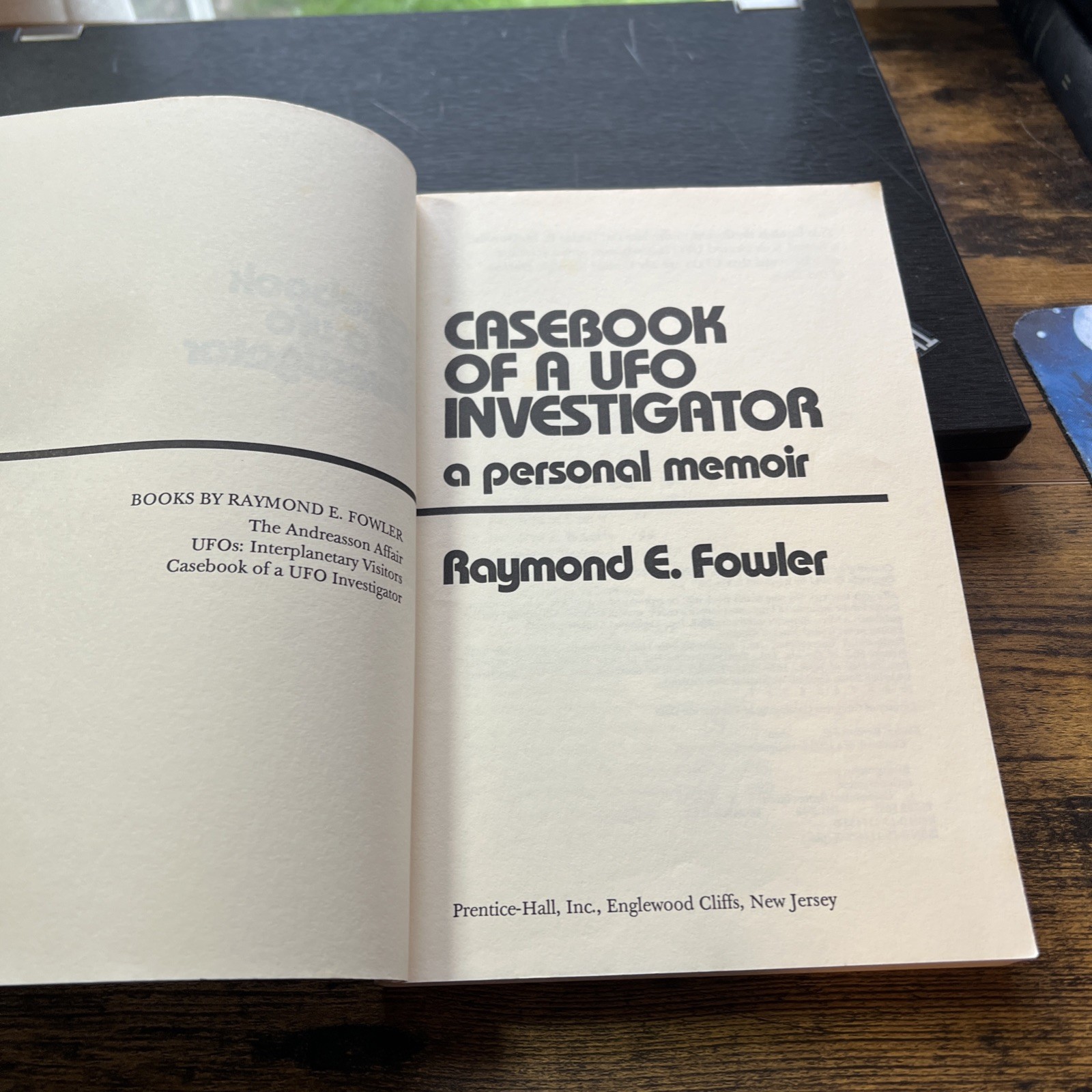 Casebook of a Ufo Investigator: A Personal Memoir by Raymond E. Fowler S2