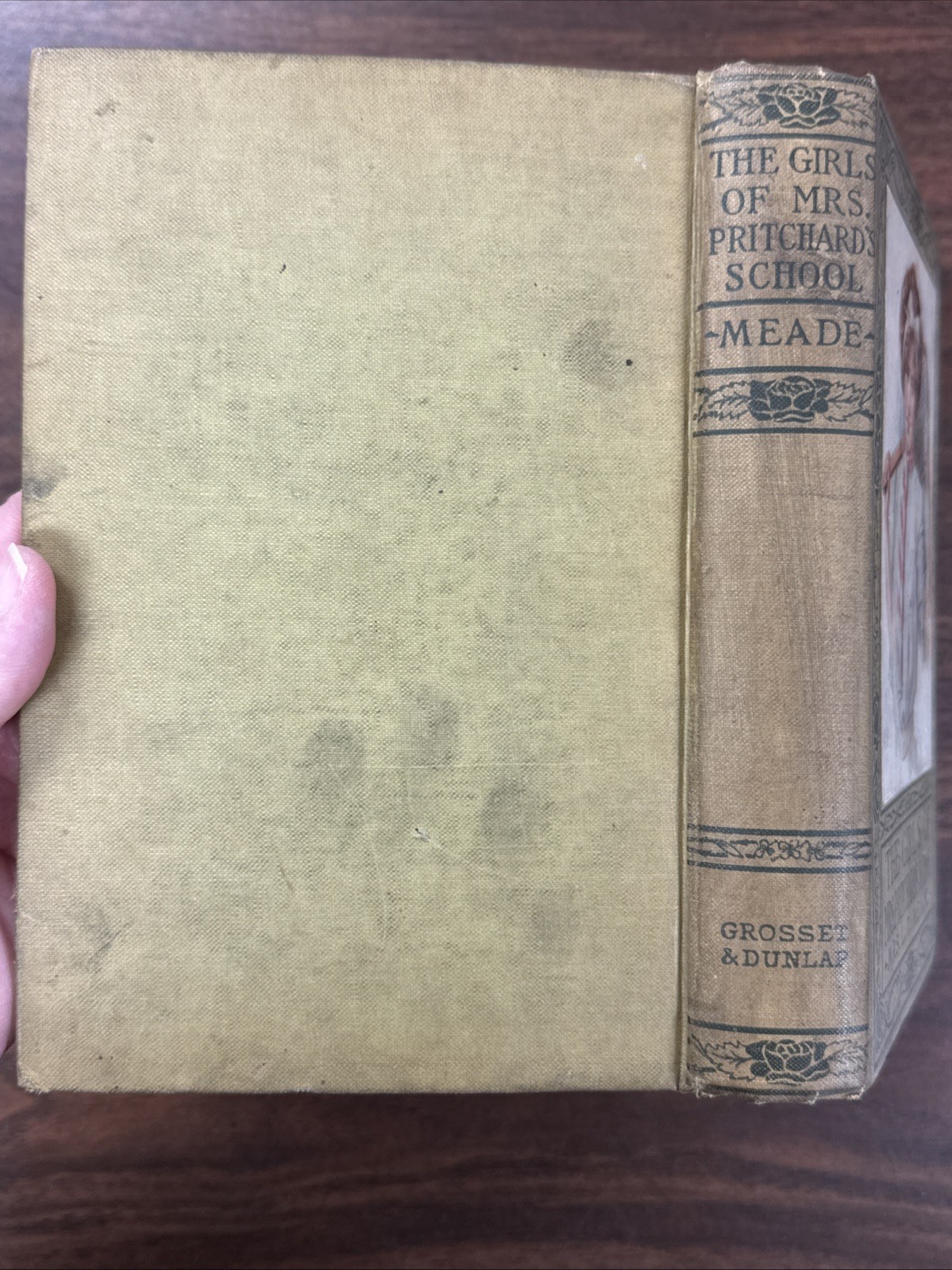 Girls of Mrs. Pritchard’s school By Mrs. L. T. Meade 1904