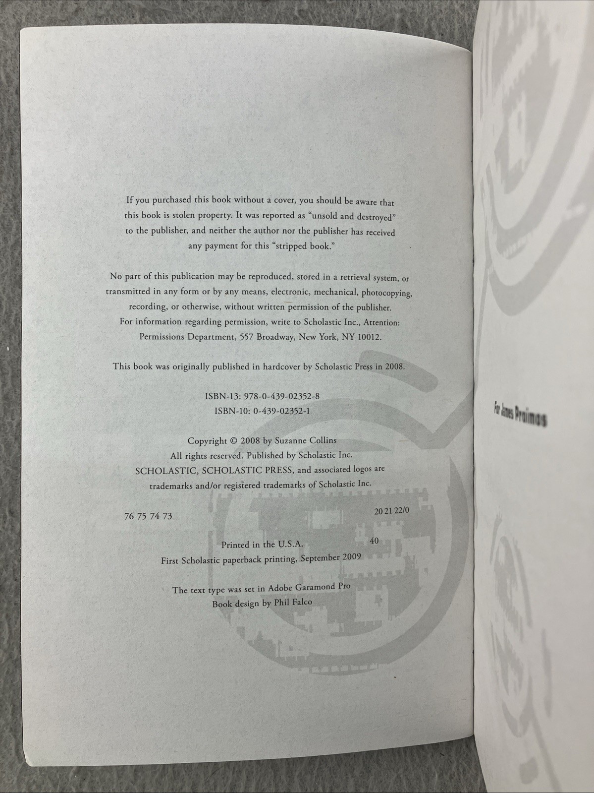 Hunger Games Trilogy Boxed Set Suzanne Collins Paperback 1-3 Volumes Slipcase