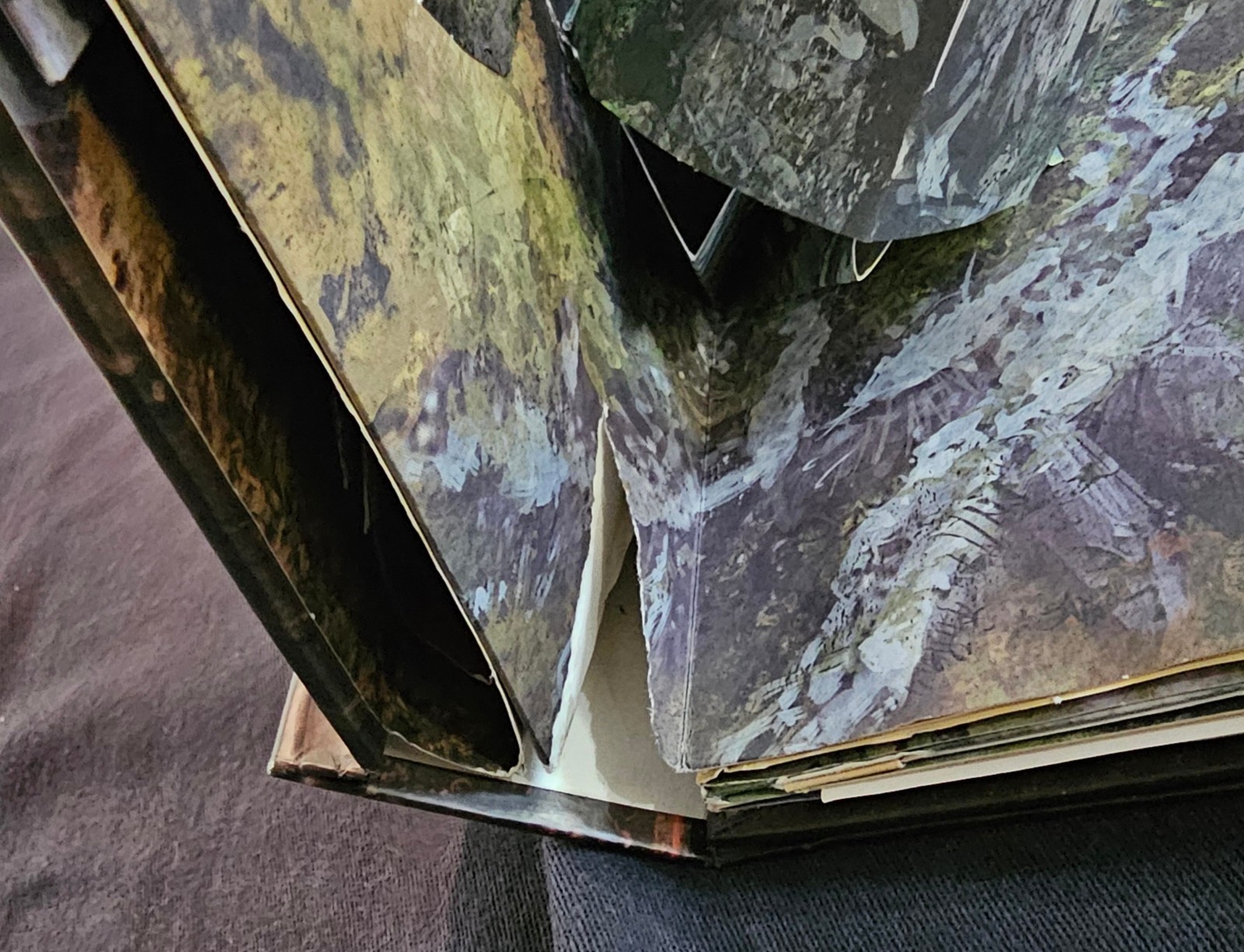 Game of Thrones A Pop-Up Guide to Westeros (2014) – Signed By George R R Martin!