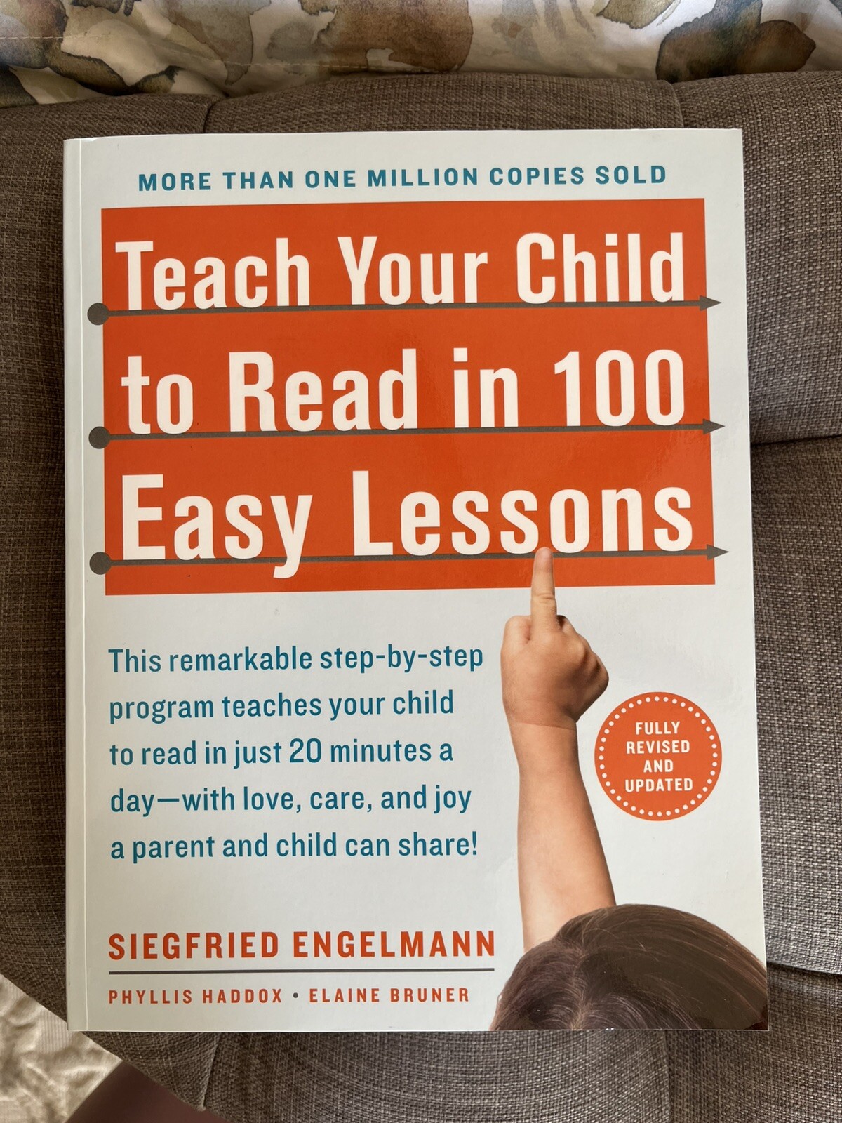 Teach Your Child to Read in 100 Easy Lessons: Revised and Updated