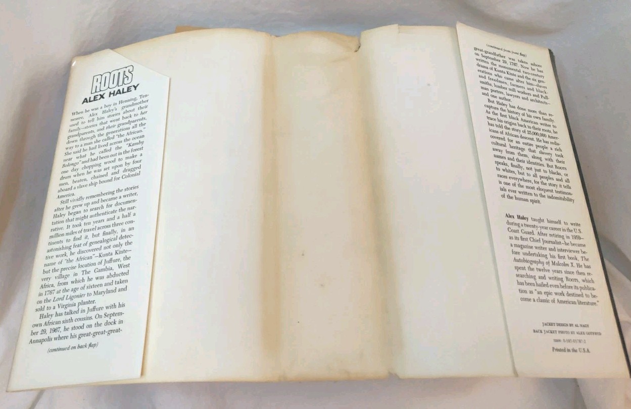 Roots: The Saga of an American Family by Alex Haley Vintage 1976 Hardcover VG