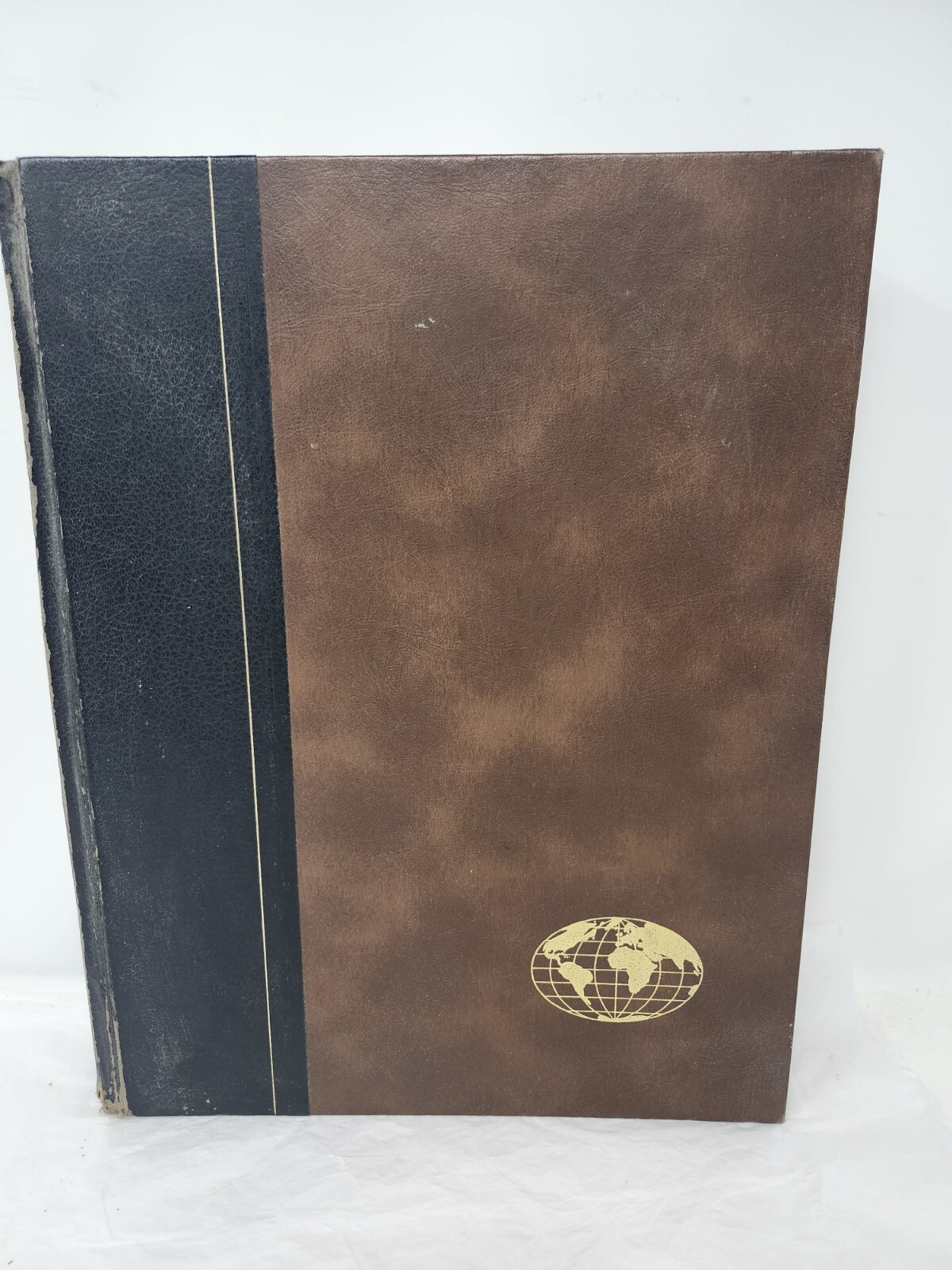 The World Book Atlas 1971 Hard Cover Maps Populations Moon Photos 392 Pages