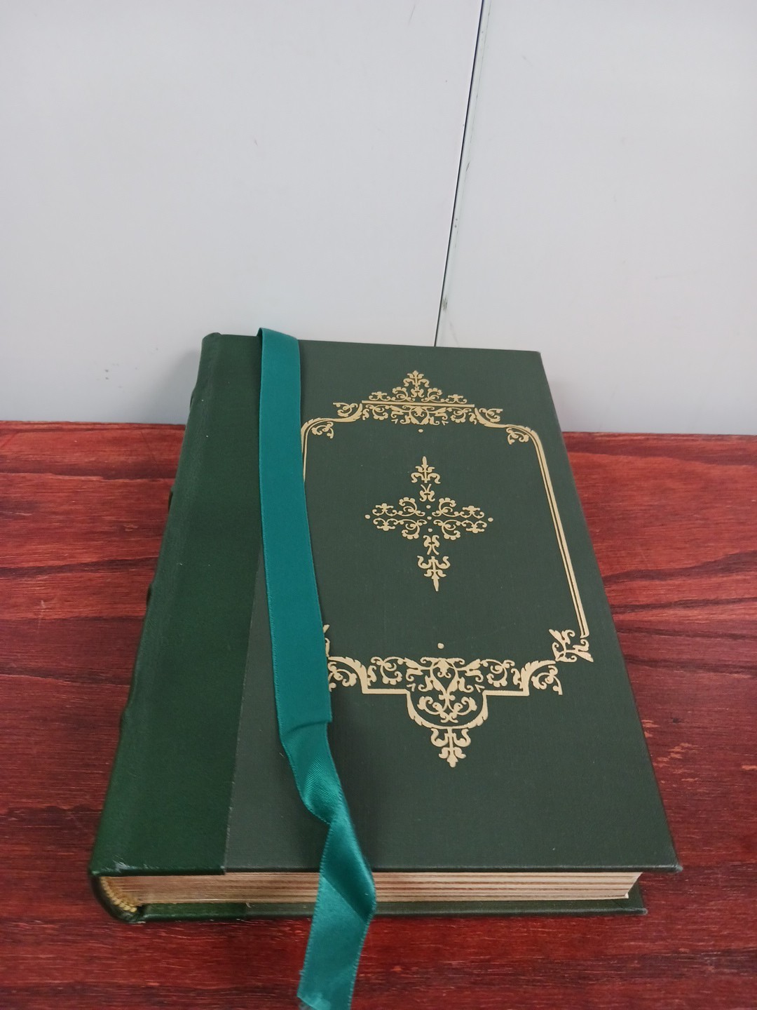 The Trials of Oscar Wilde by H. Montgomery Hyde Notable Trials Library 1989 Gold