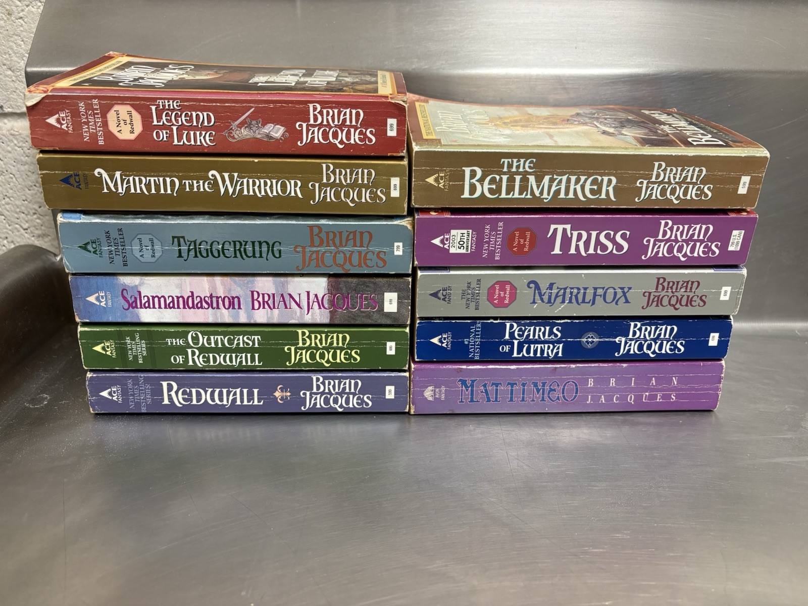 REDWALL series by BRIAN JACQUES lot of 11 Epic Fantasy Juvenile pb chapter books