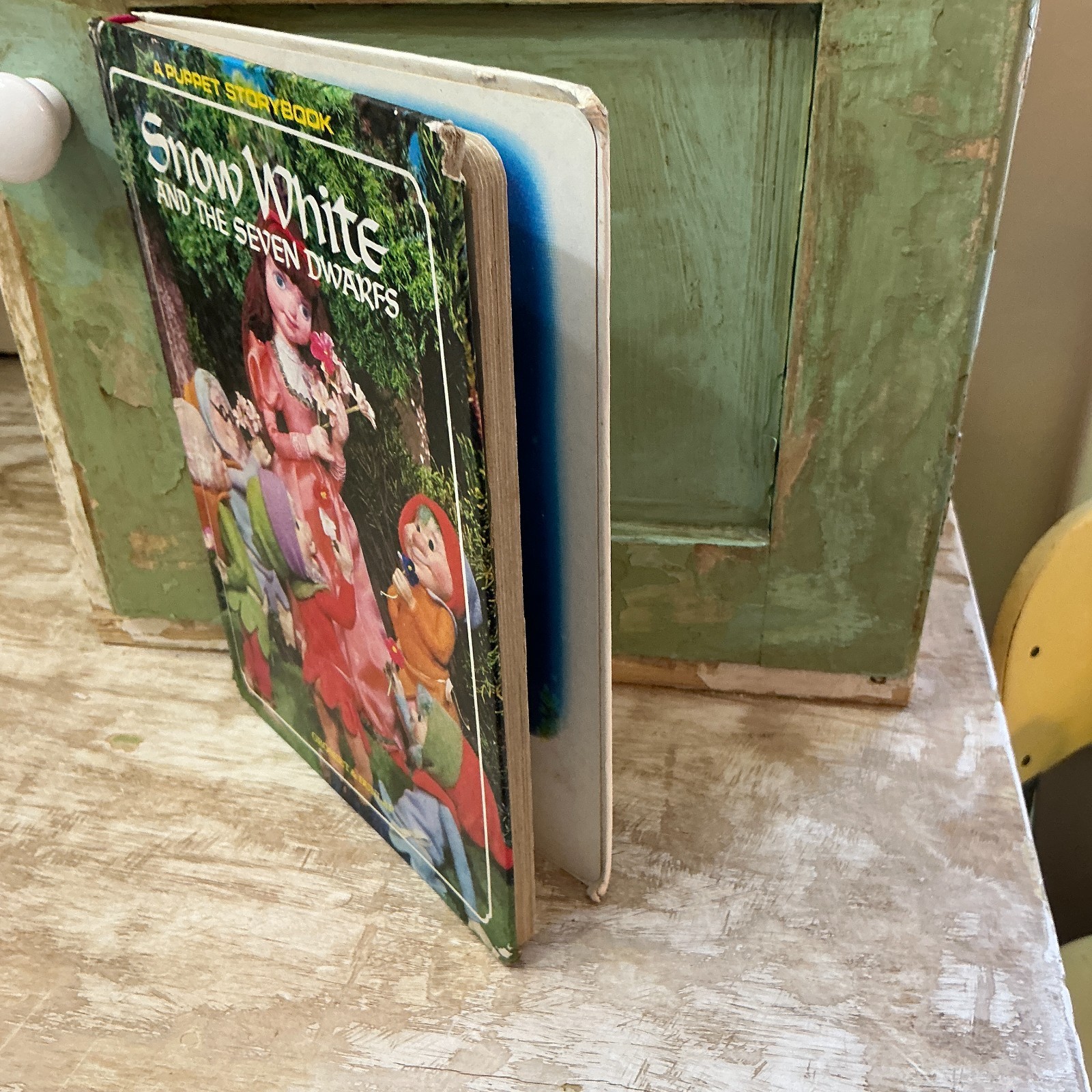 Vintage 1968 Snow White & the Seven Dwarfs Puppet Storybook – Out of Print