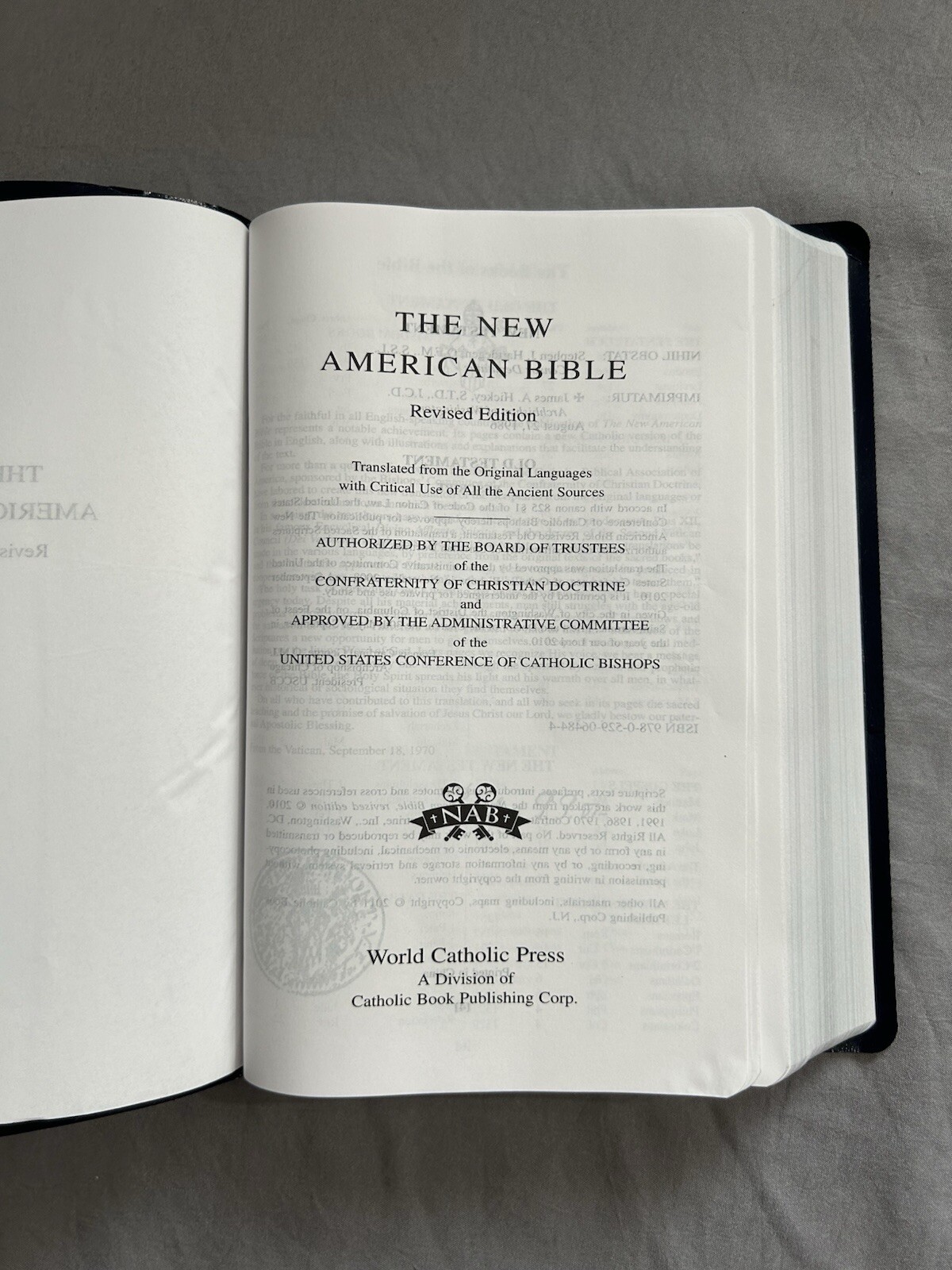 The New American Bible – Imitation Leather By World Catholic Press – Very GOOD