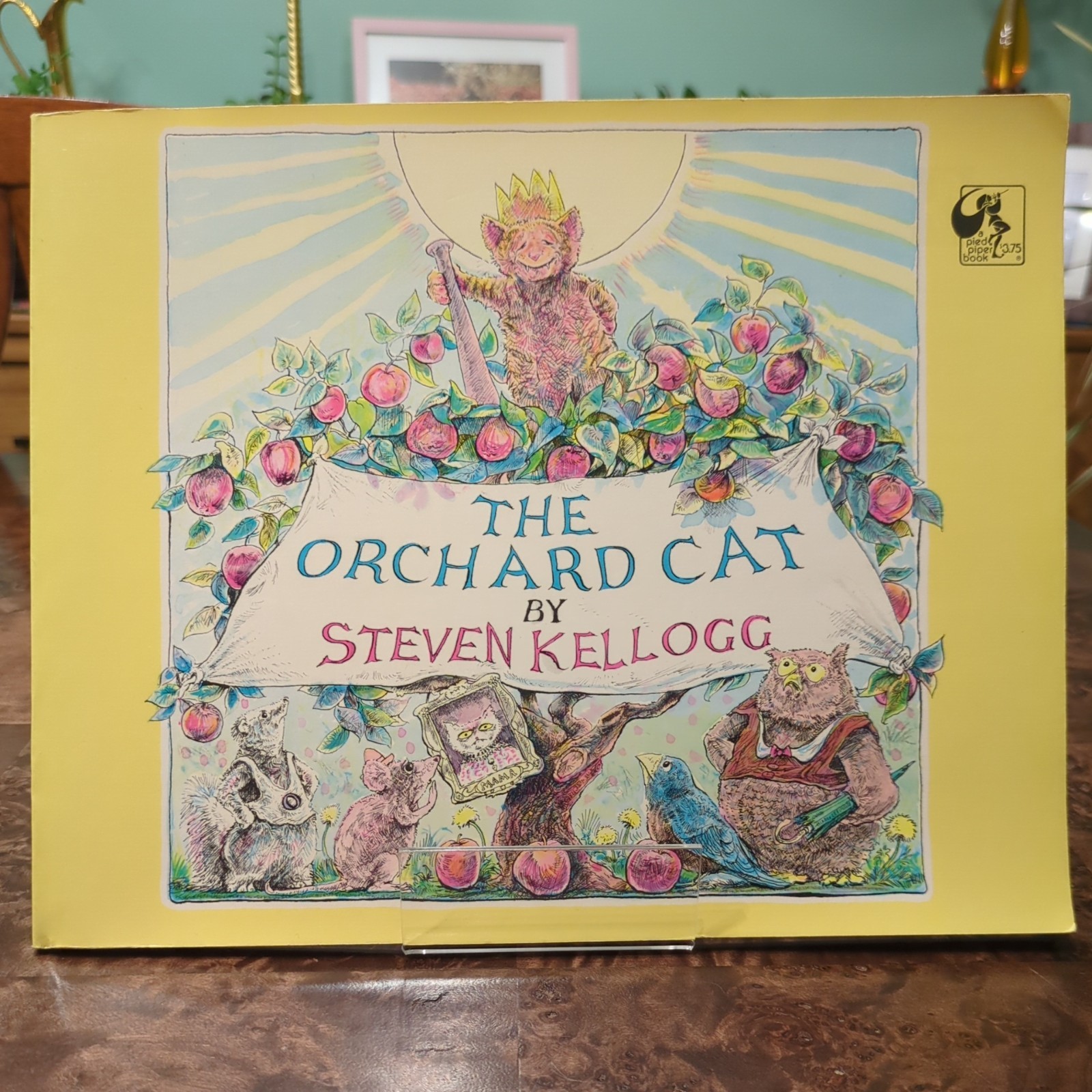 The Orchard Cat/The Island of the Skog Steven Kellogg – 2 Paperbacks, 1 *Signed*