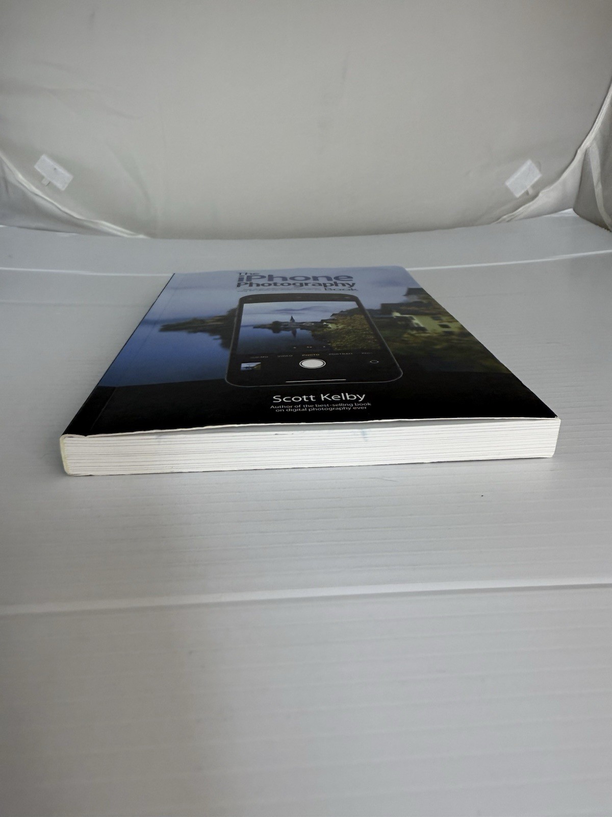 The iPhone Photography Book – Paperback By Kelby, Scott – GOOD