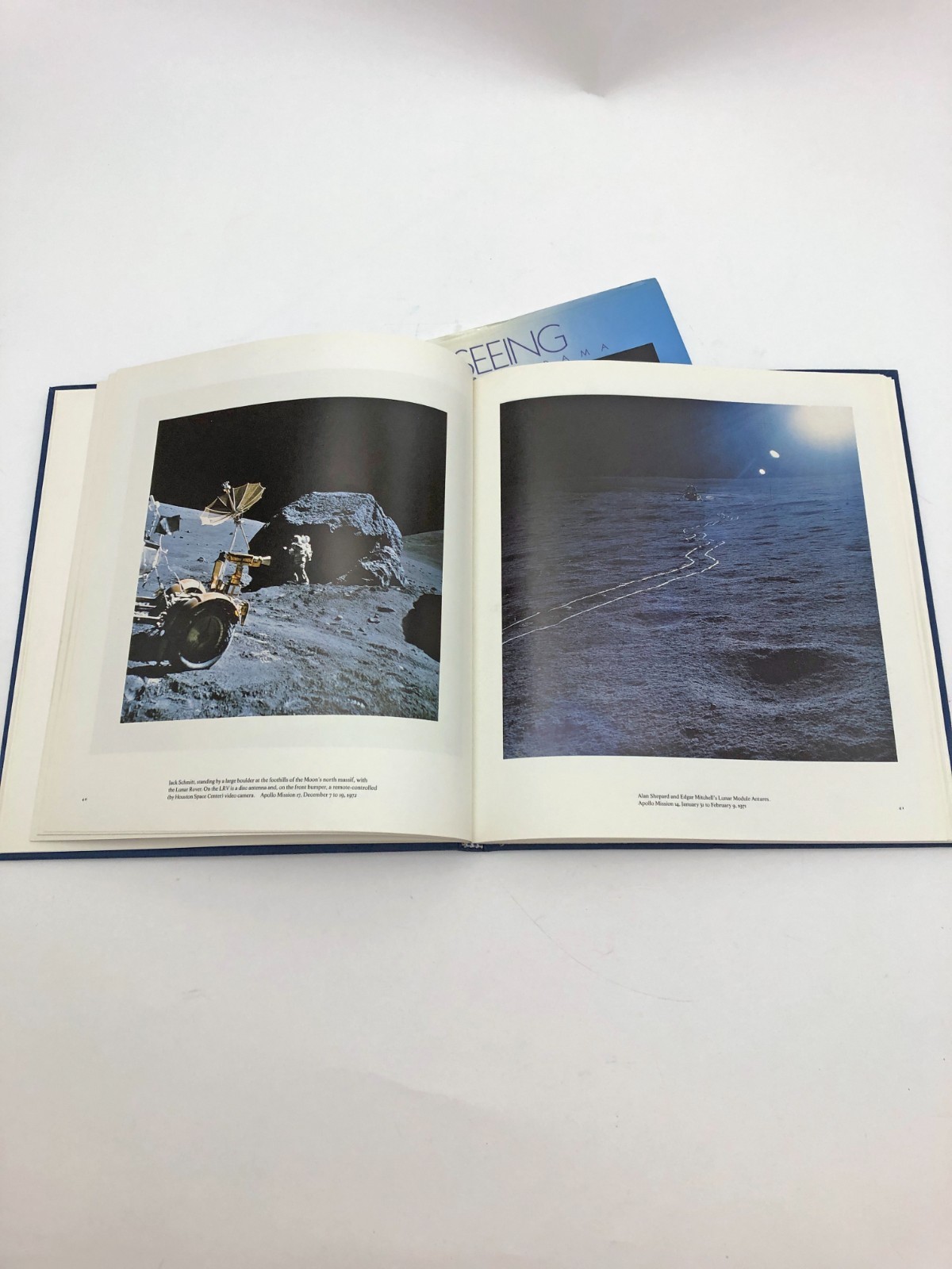 Sightseeing A Space Panorama HBDC 1st Edition 1985 Italy 105 pages HBDC