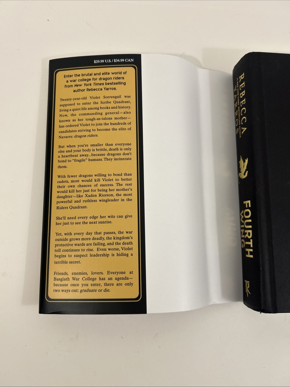 Fourth Wing – Hardcover By Yarros, Rebecca – VG