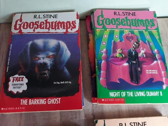 Lot of 8 Goosebumps R.L. Stine Paperback Books Book #s & Titles in Photos