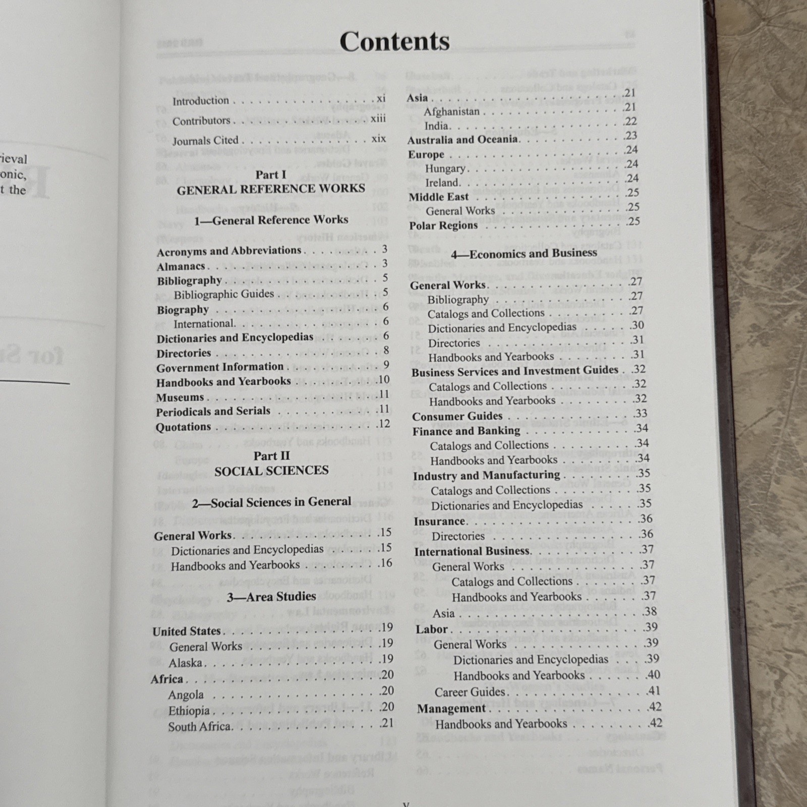 Recommended Reference Books Vol 32 2012 Hysell Ex-Library Very Good Condition