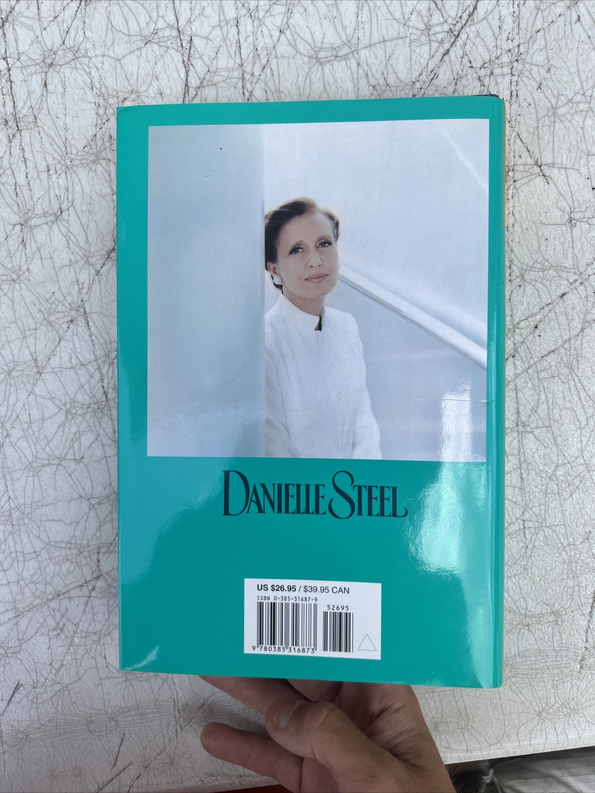 Danielle Steel JOURNEY 323 Pages 9.5×6.25×1″