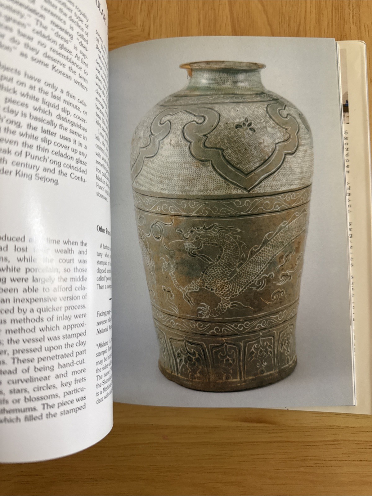 World of Korean Ceramics by Jon C. Covell (1986, Hardcover)