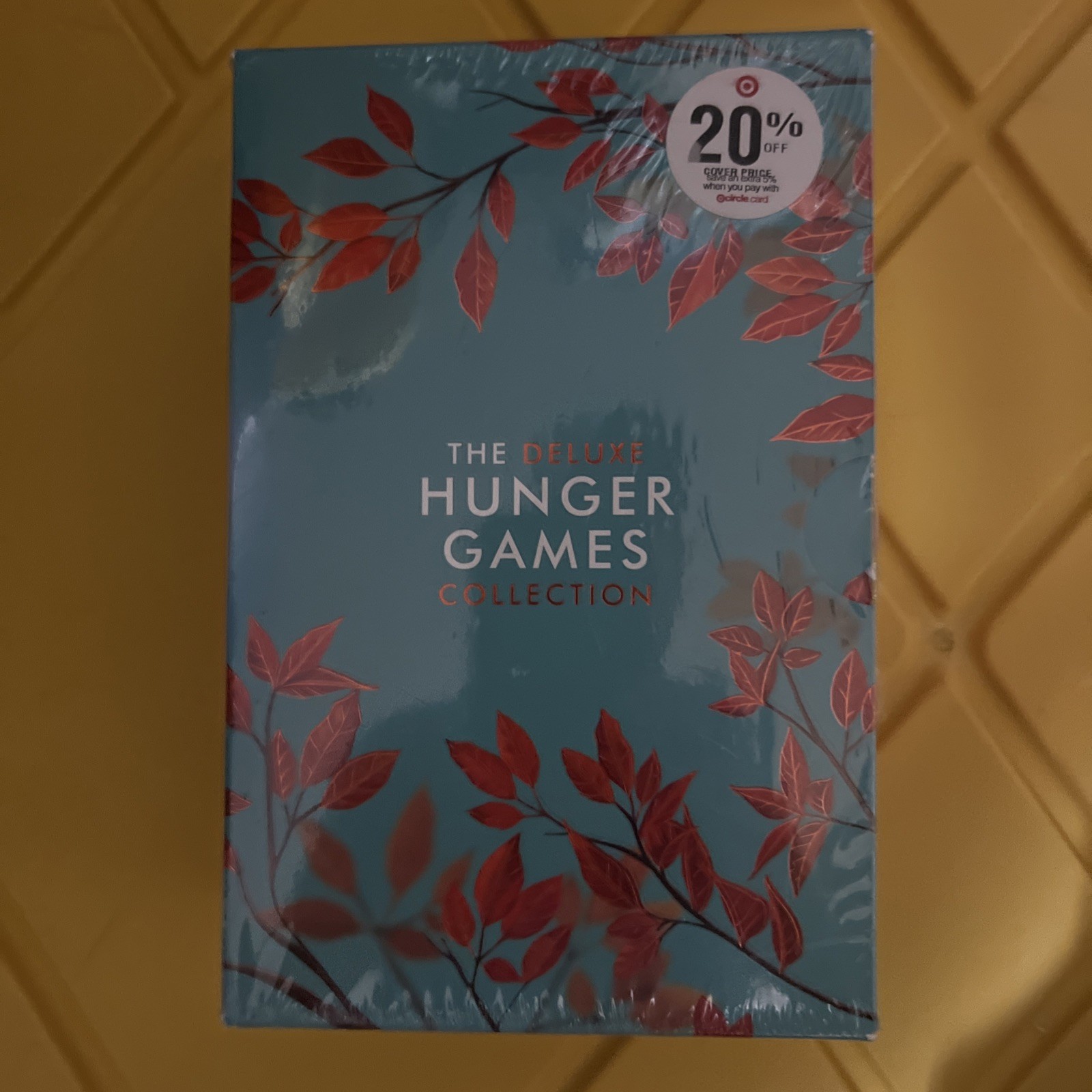 Hunger Games Box Set (Deluxe Edition with Stenciled Edges) by Suzanne Collins…