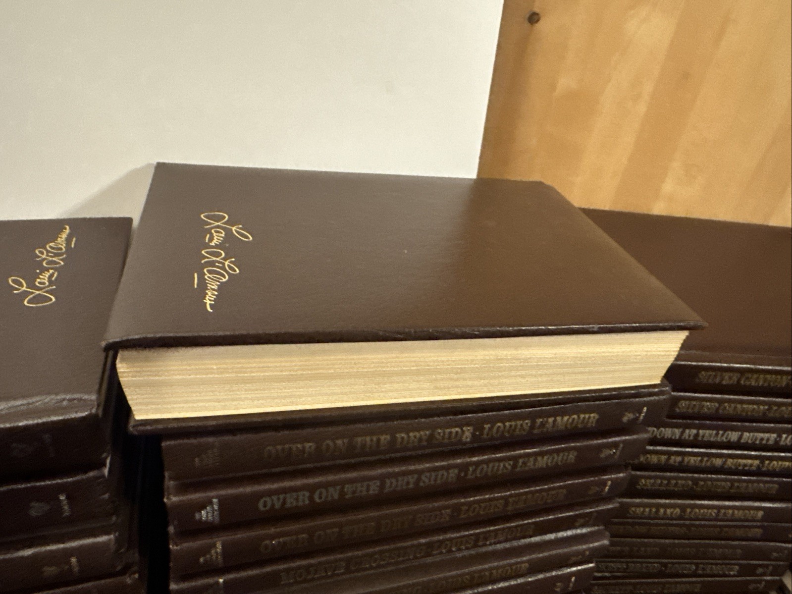 Louis L’amour Leatherette book lot. Sacketts, Short Stories & more. Choose Title