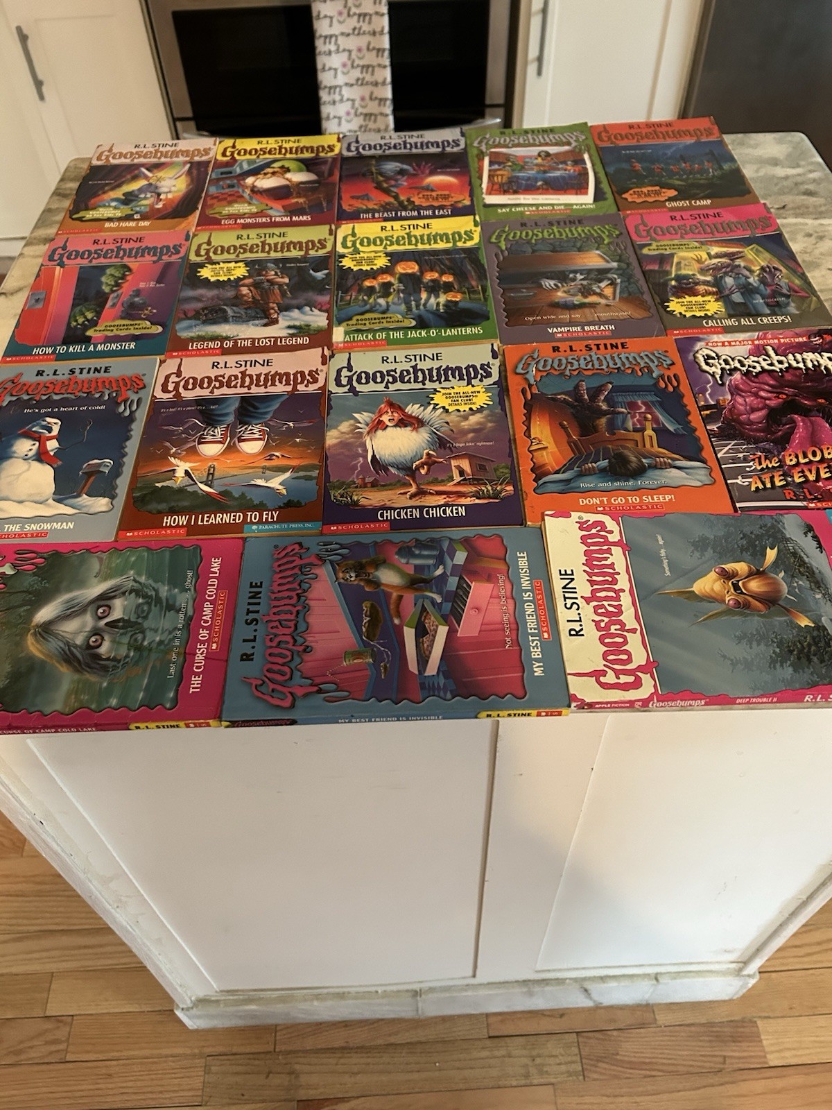 62 Complete Goosebumps Series, 1-62 RL Stine Mix Lot Covers