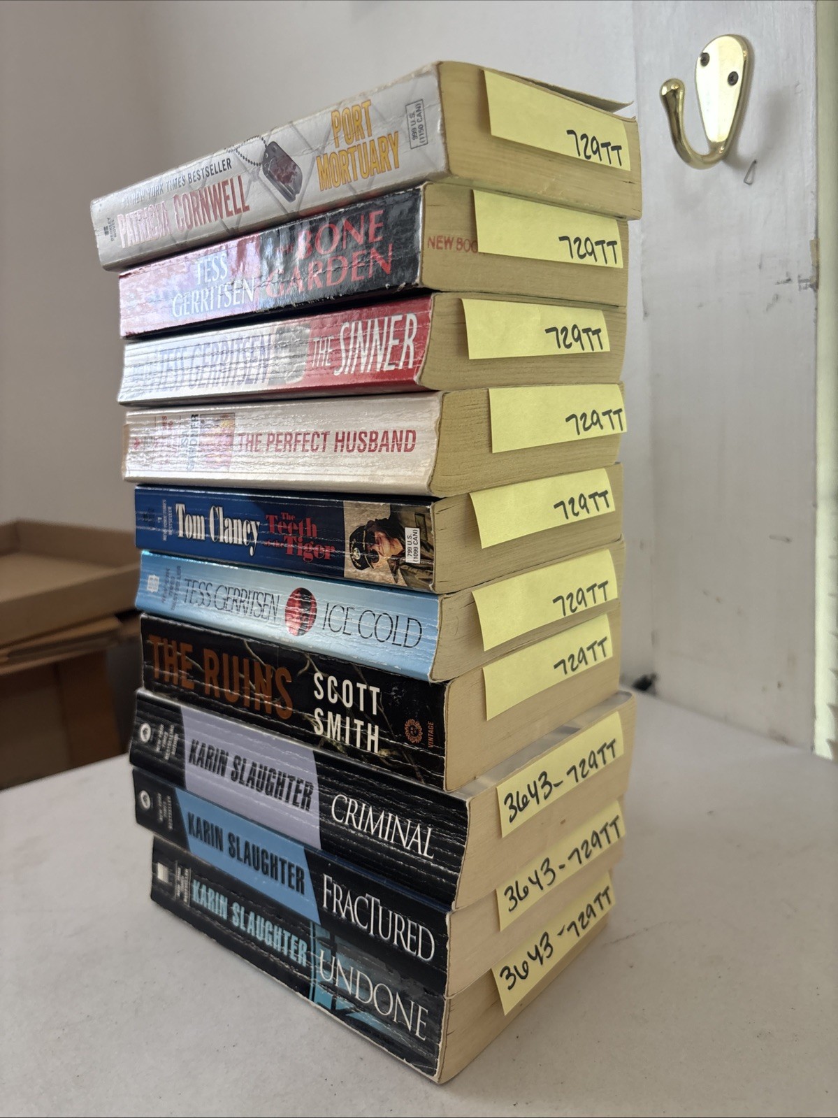 Lot of 10 – Mystery and Thrillers – Mixed Authors – FREE SHIPPING