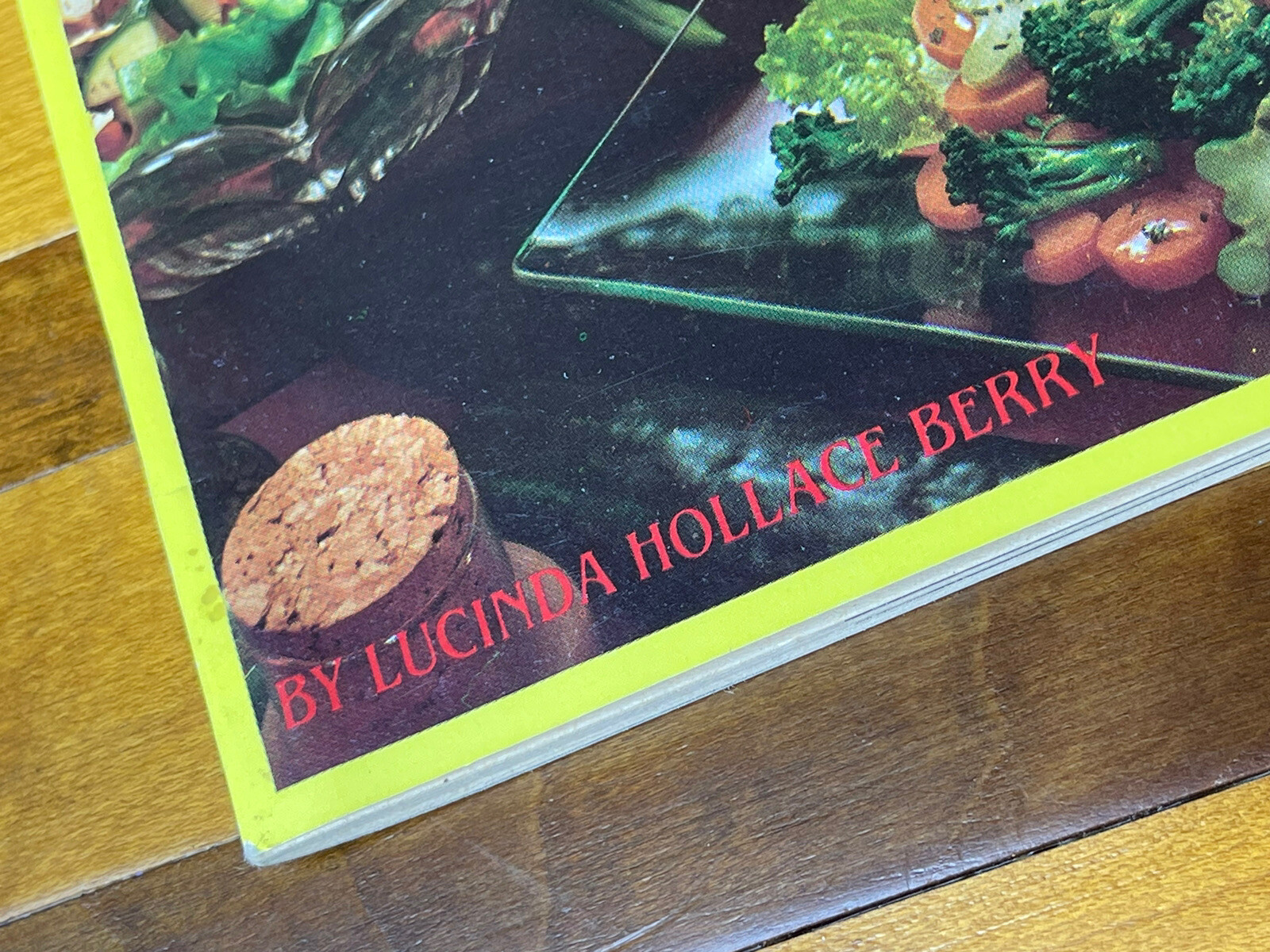 300 Sensational Salads by Lucinda Hollace Berry 1982 Paperback Newpaper Pamphlet