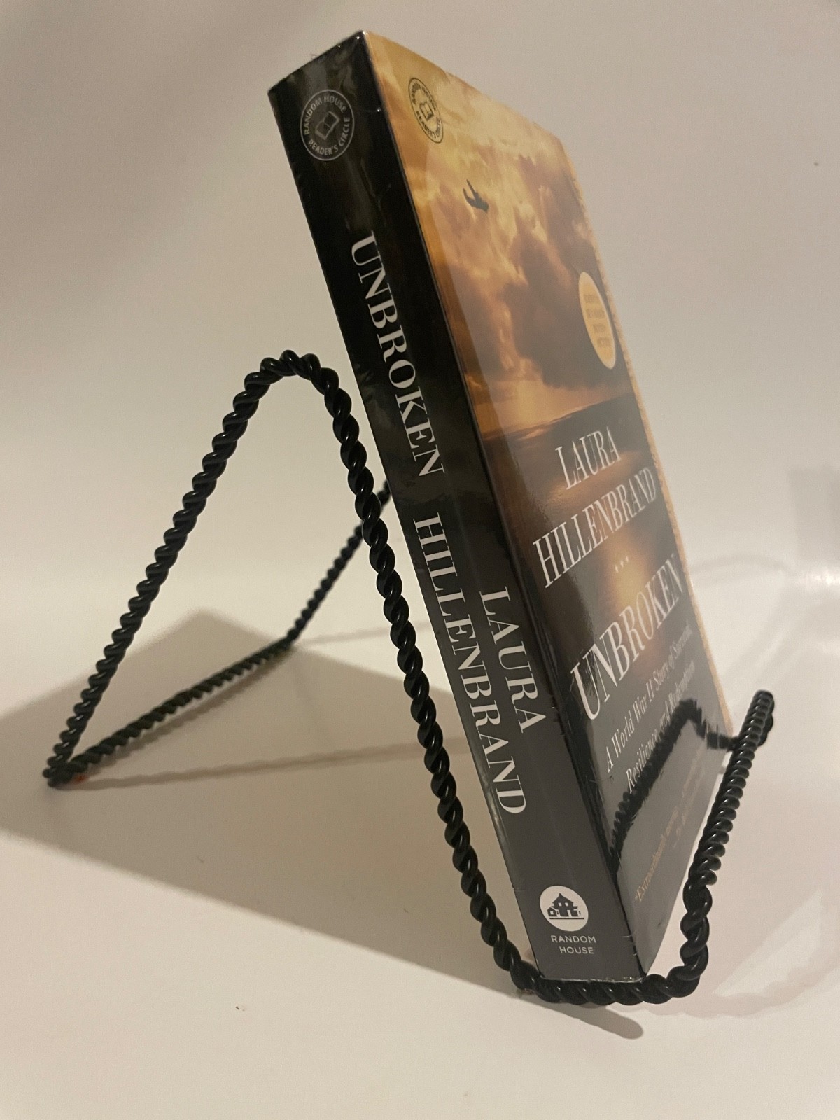 Unbroken A WWII Story of Survival Resilience & Redemption by Laura Hillenbrand