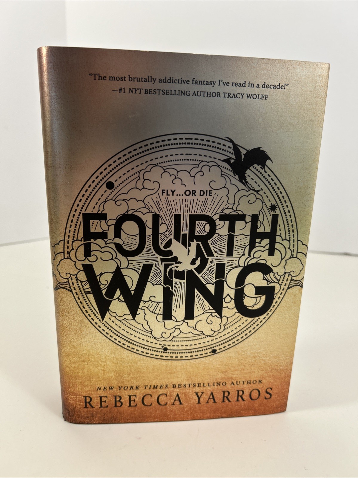 Fourth Wing – Hardcover By Yarros, Rebecca – VG