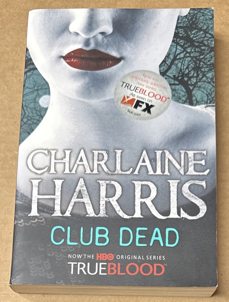 CLUB DEAD BY CHARLAINE HARRIS (2003, PAPERBACK, GOOD)