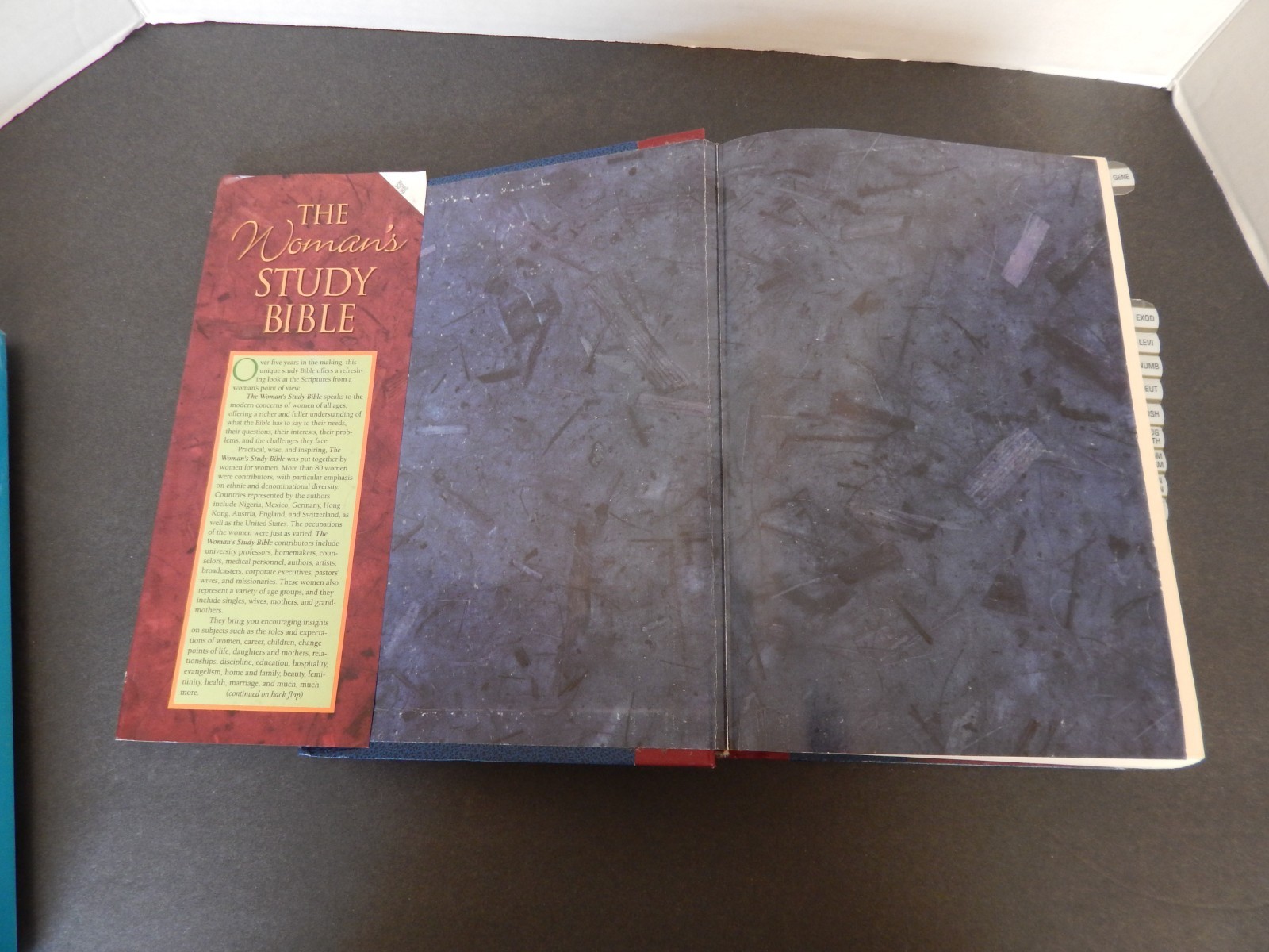 Woman’s Study Bible NKJV by Thomas Nelson Pub. (HBDJ 1995)
