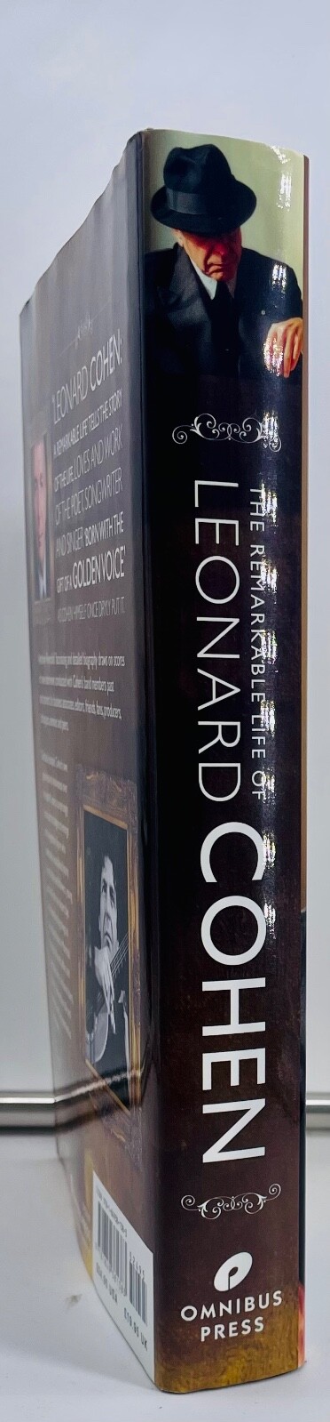 Leonard Cohen: A Remarkable Life – Anthony Reynolds, NearFine 2010 Omnibus Press