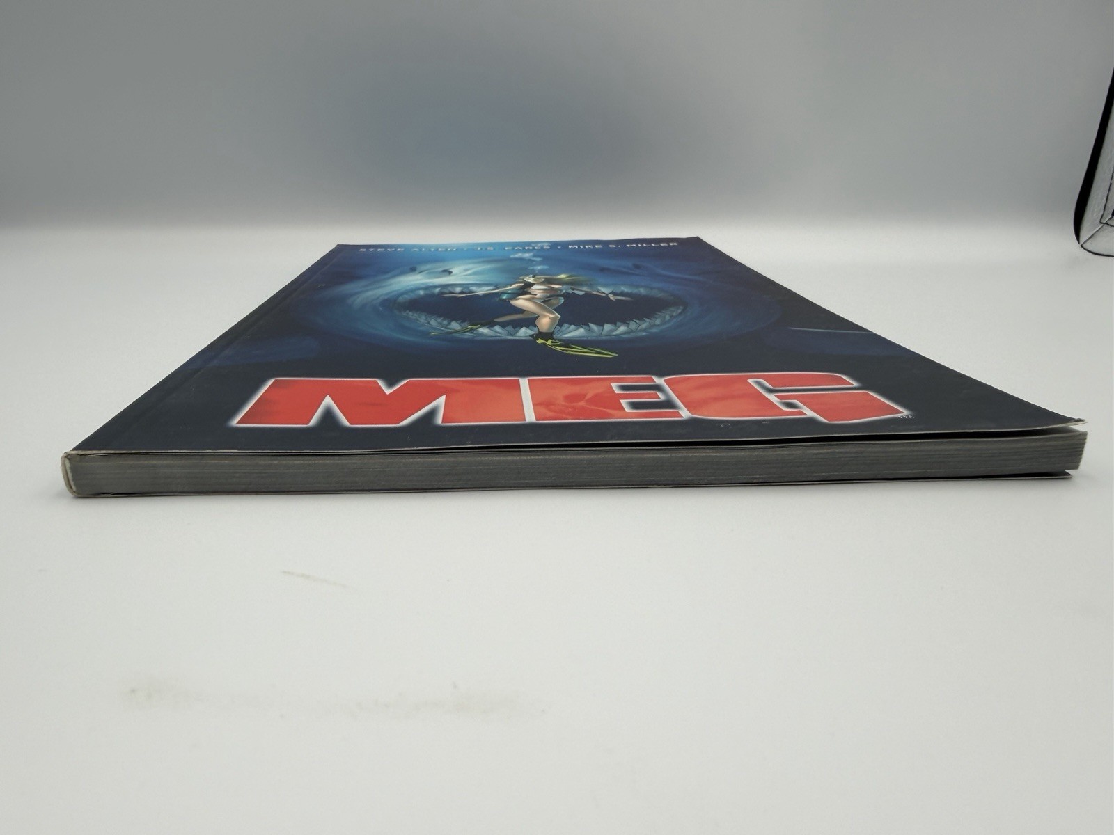 The Meg Graphic Novel Steve Alten Rare TPB Comic Book Megalodon 2019 BLACKLIST
