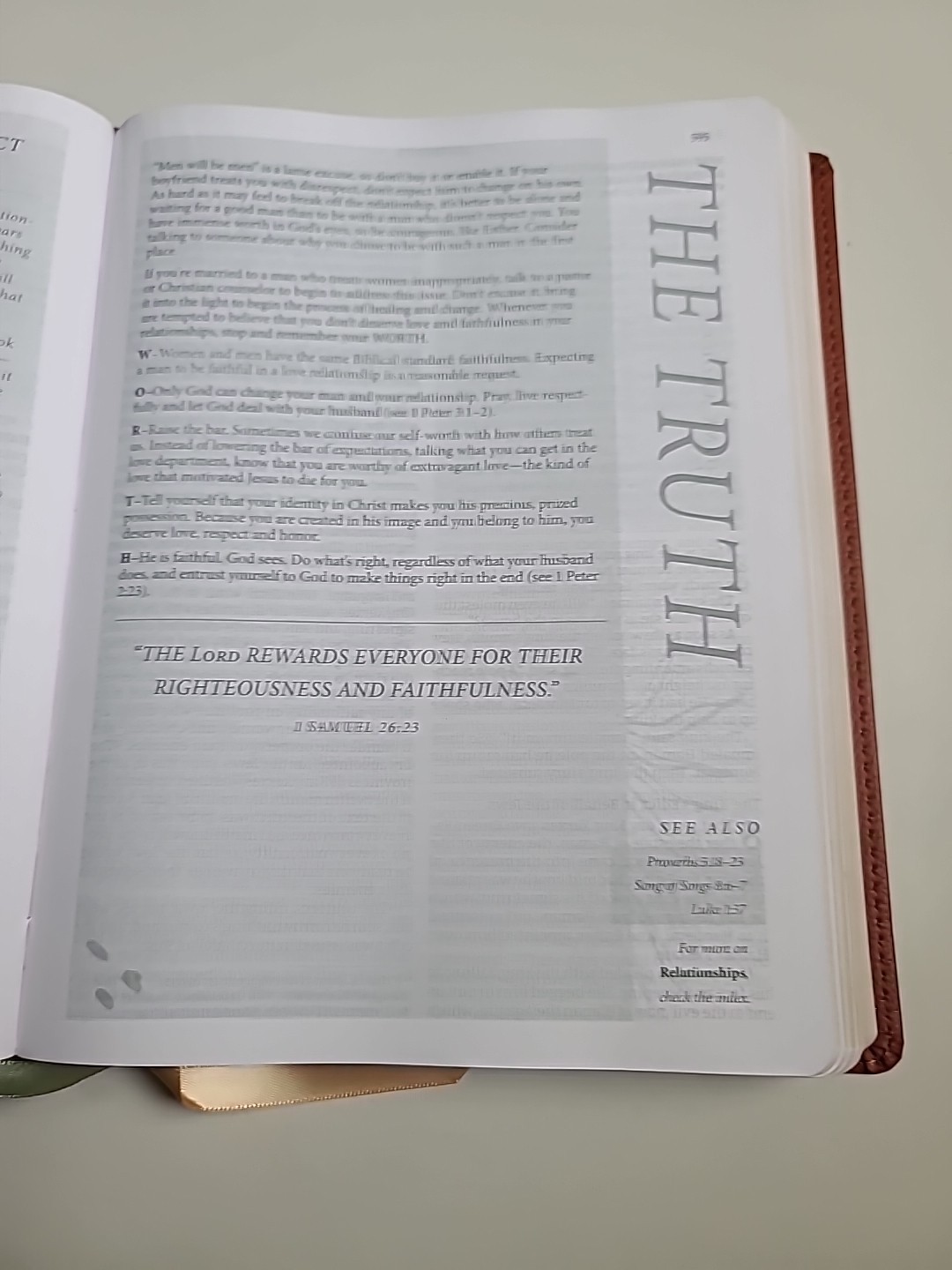 Flourish: The NIV Bible for Women, Leathersoft, Brown