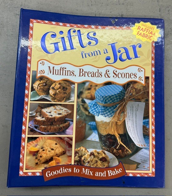 Gifts from a Jar / Muffins, Breads and Scones / 2005, Hardcover /