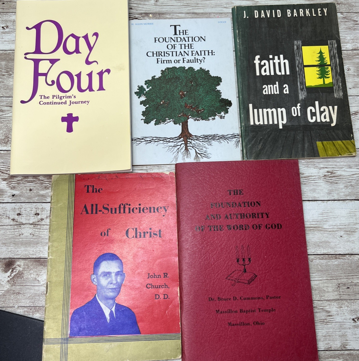 Lot of 36 Christian Bible Jesus Related Booklets/Pamplets Vintage 6lbs