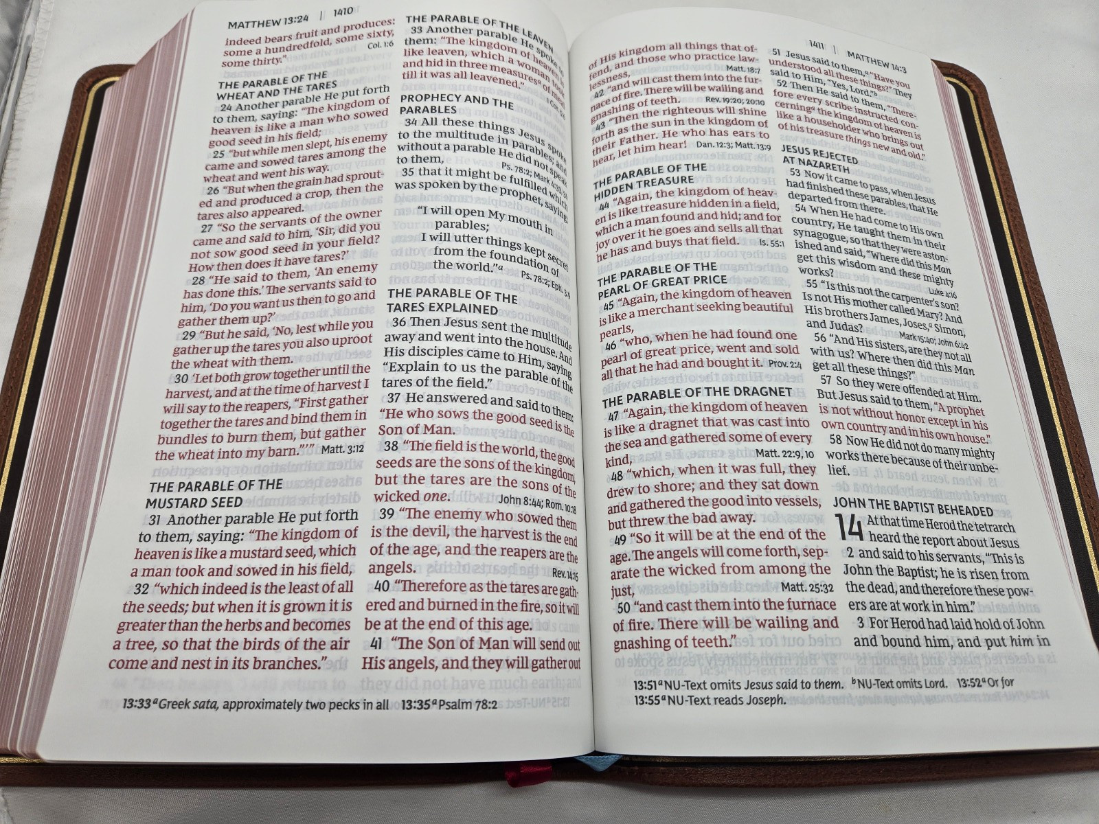NKJV End-of-Verse Reference Personal Size Large Print Brown Goatskin