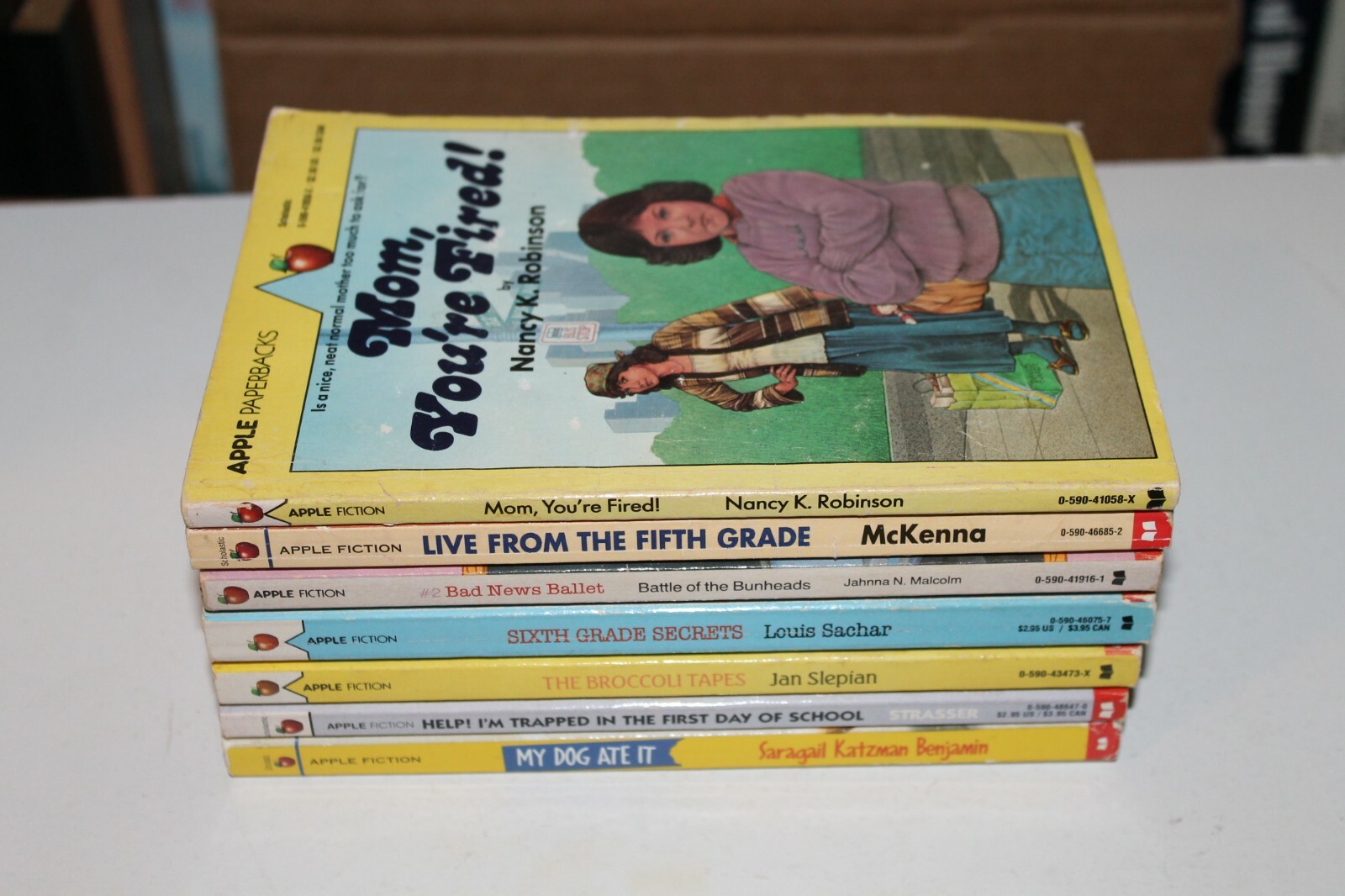7 APPLE MIDDLE SCHOOL BOOKS MY DOG ATE IT BAD NEWS BALLET THE BROCCOLI TAPES