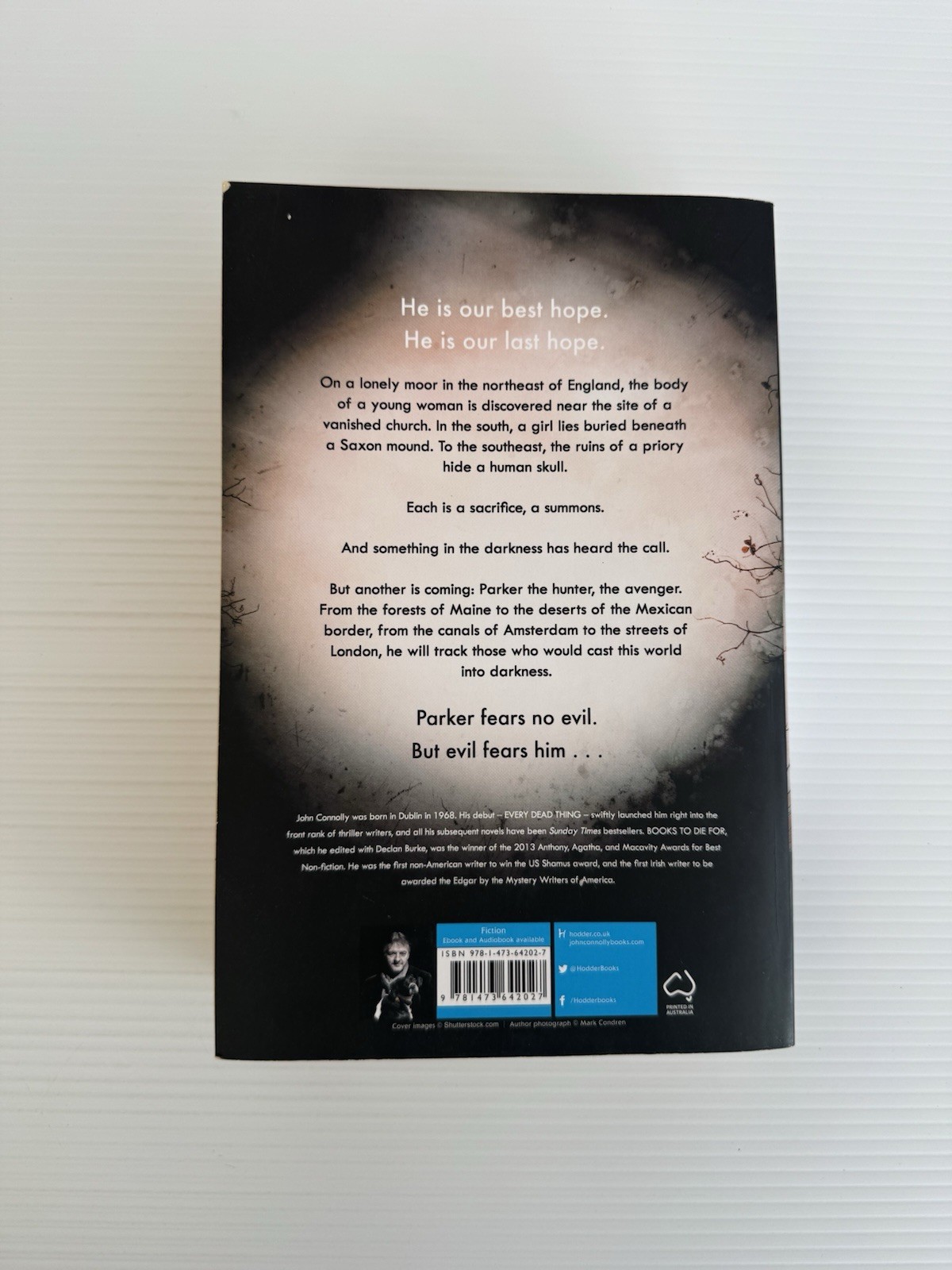 A Book Of Bones-John Connolly/Charlie Parker Series- Large PB- Free Postage