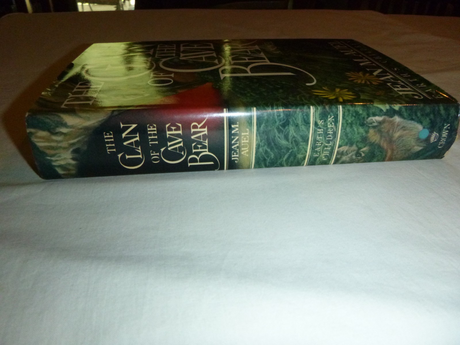 The Clan of the Cave Bear – 1st Ed. /1st Printing Jean M. Auel 1980 HC SIGNED