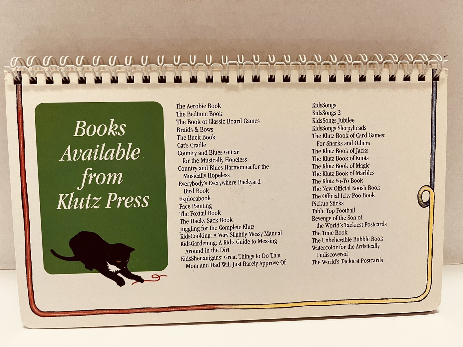Cat’s Cradle Book of String Figures by Anne Akers Johnson 1993 HB Klutz Press
