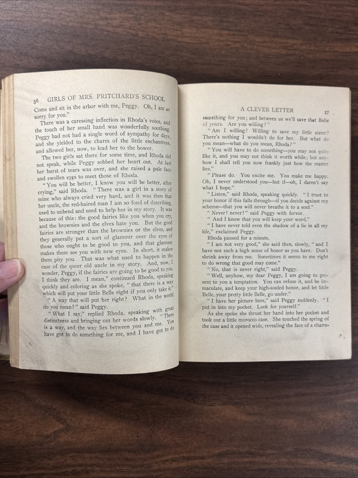 Girls of Mrs. Pritchard’s school By Mrs. L. T. Meade 1904