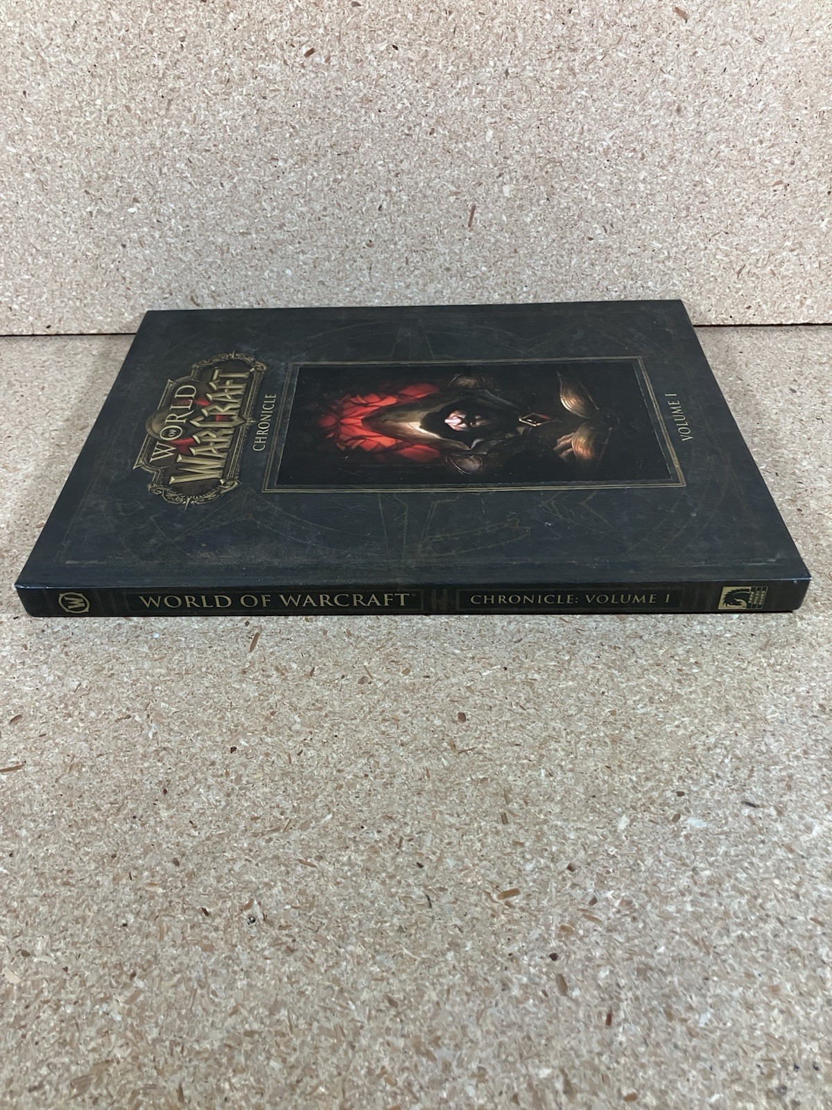 World of Warcraft: Chronicle Volume 1 Hardcover Preowned Dark Horse