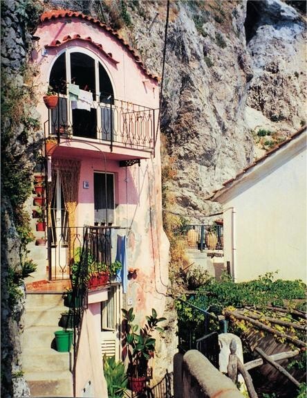 AMALFI COAST ~ NEW ASSOULINE HC – GORGEOUS BOOK ~ UNBELIEVABLE ILLUSTRATIONS