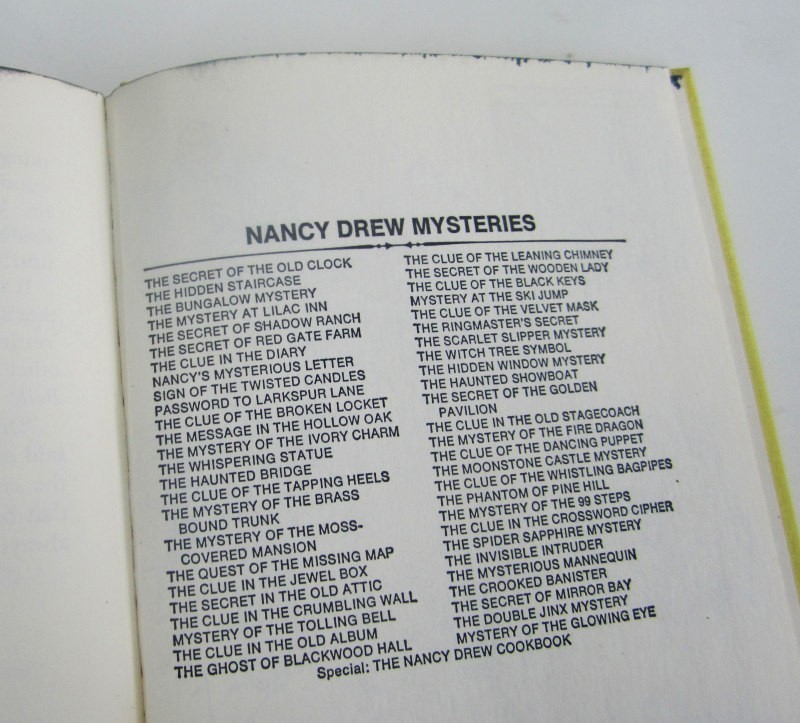 Nancy Drew Clue In The Crumbling Wall Hardcover Book 1974 Print White Multi EPs