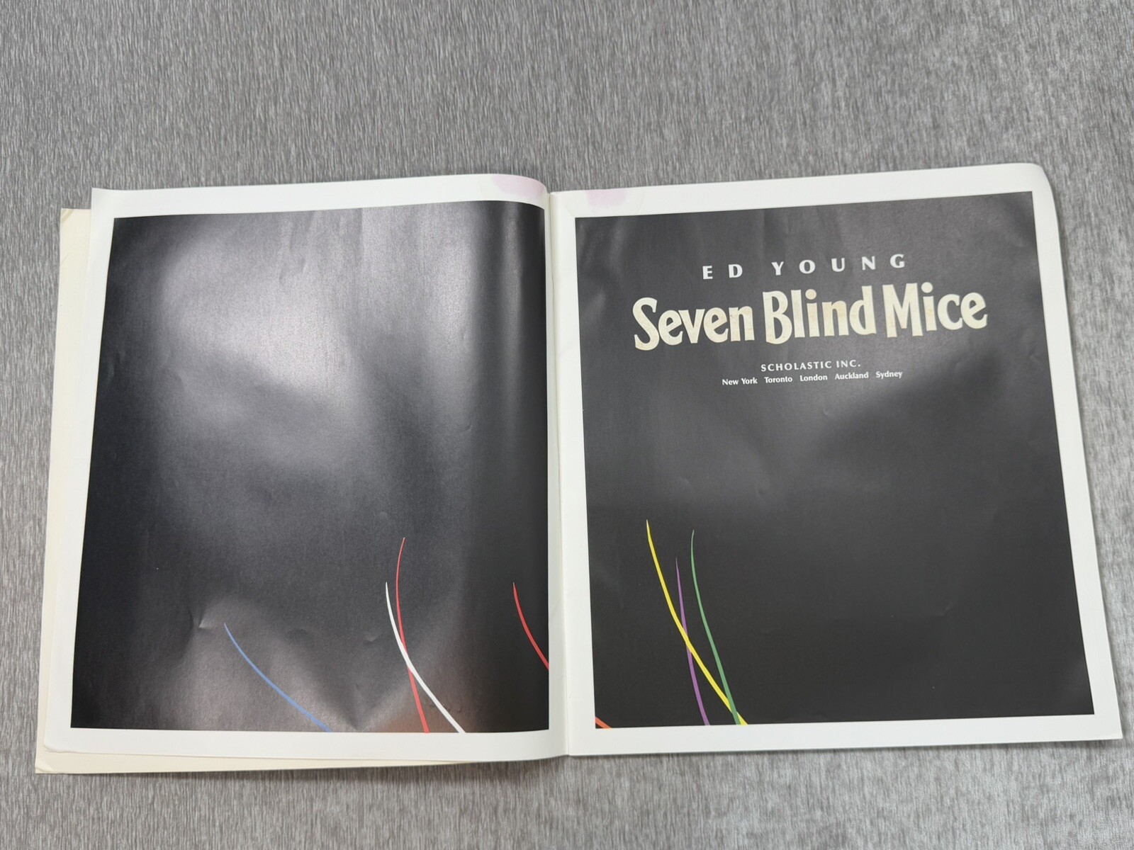 Seven Blind Mice by Ed Young Scholastic Big Book Oversize Easel Teacher School
