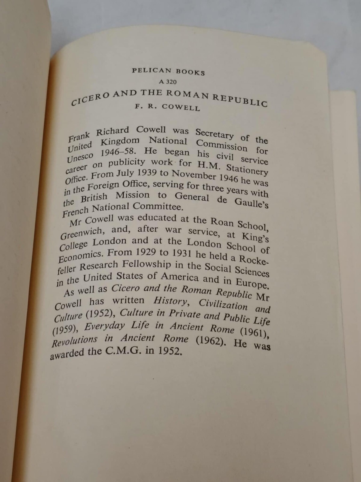 Cicero and the Roman Republic Paperback F. R. Cowell 1964