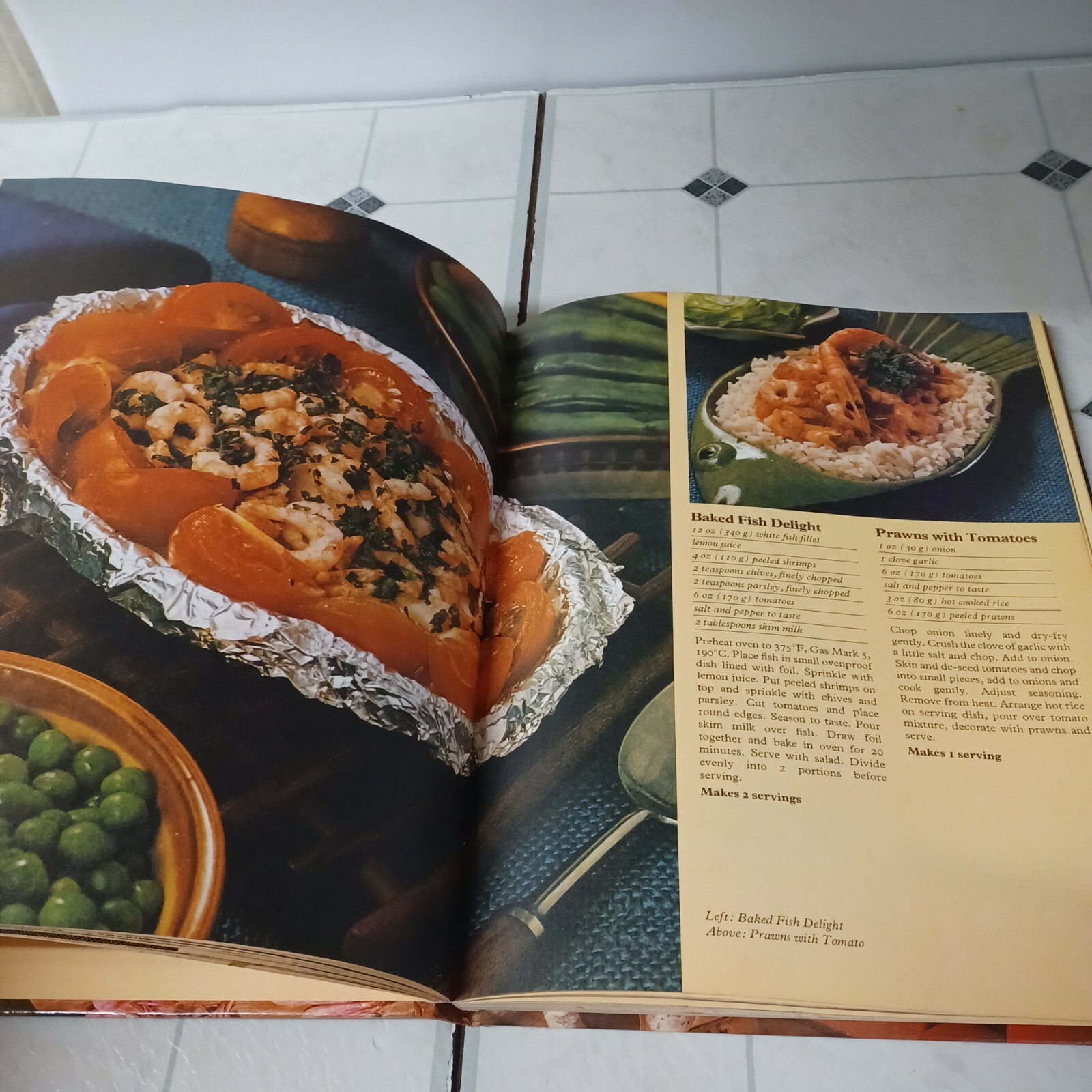 WEIGHT WATCHERS 250+ RECIPES COOKBOOK ~ HARD COVER ~ 158 Pages vintage