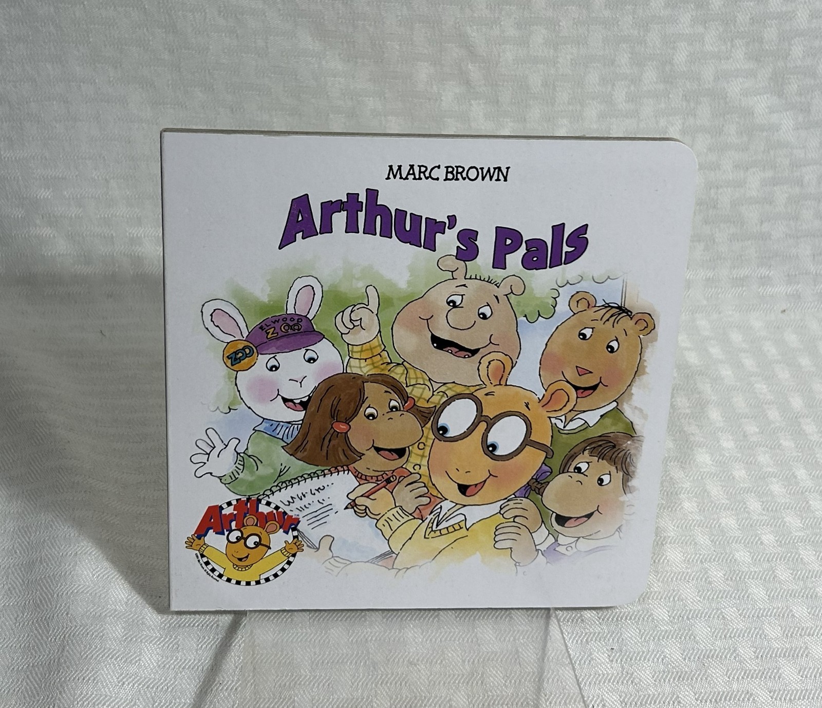 LOT OF 3 BOARD BOOKS BY MARC BROWN / ARTHUR HELPS OUT / PALS / HULA! WHO, ME?