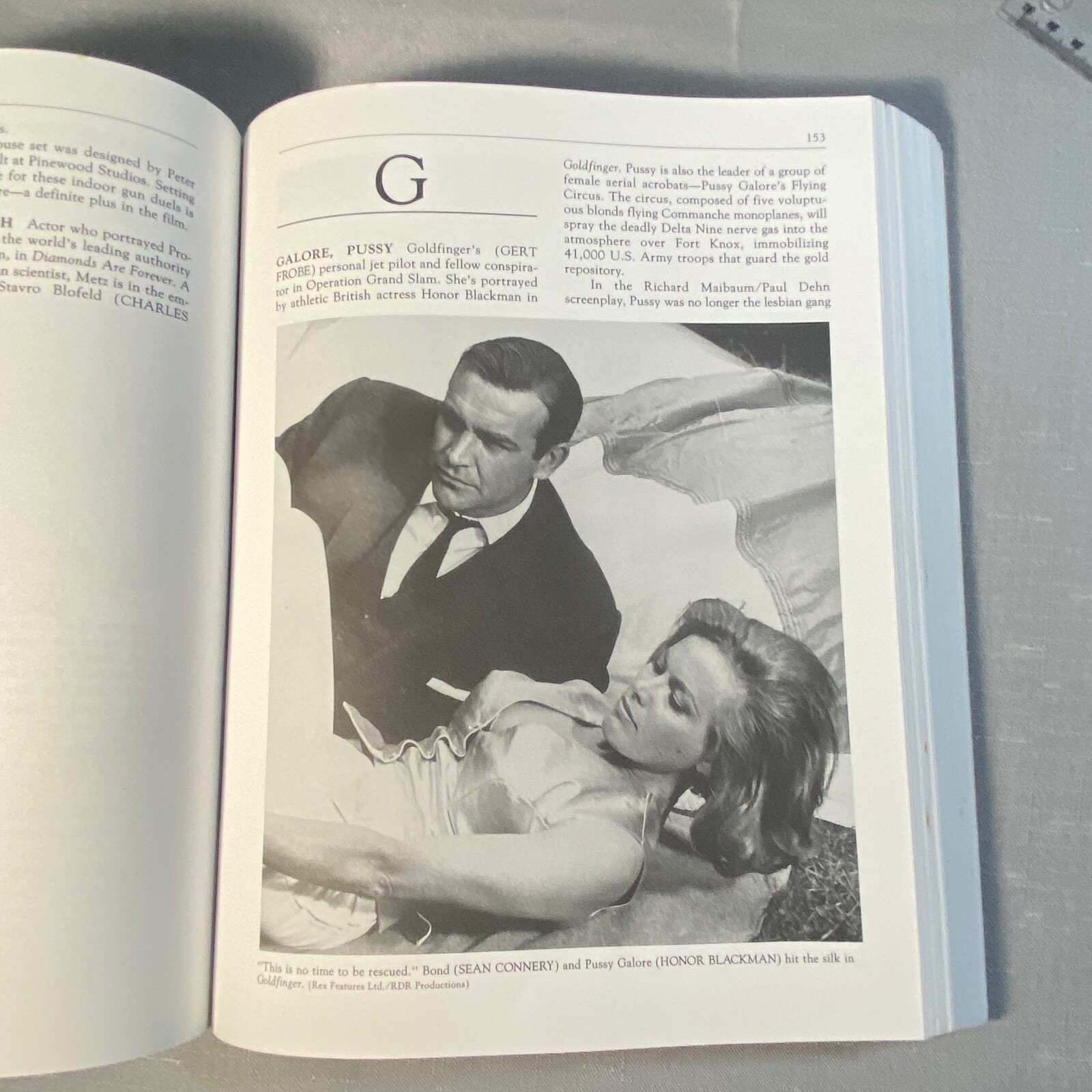 The Complete James Bond Movie Encyclopedia by Steven Jay Rubin: SIGNED, PB/VG