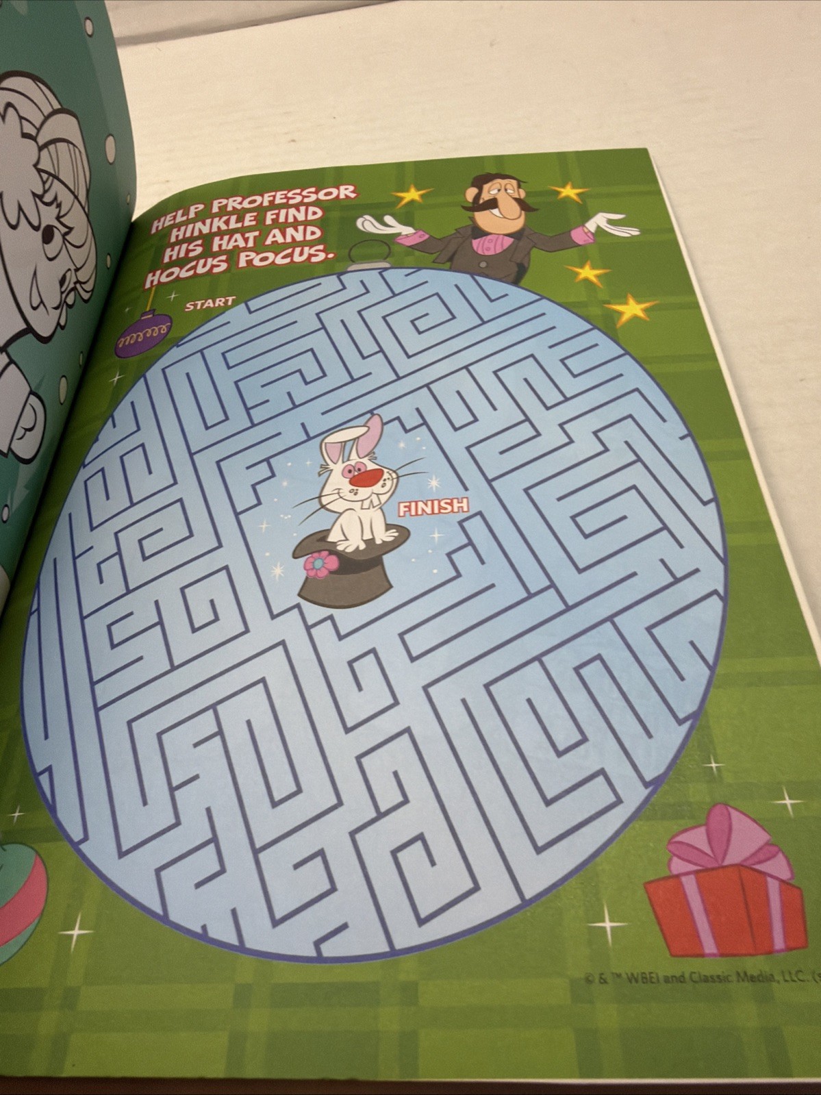 Frosty the Snowman Stickertivity book: Snow Much Fun! Activity Book & Stickers